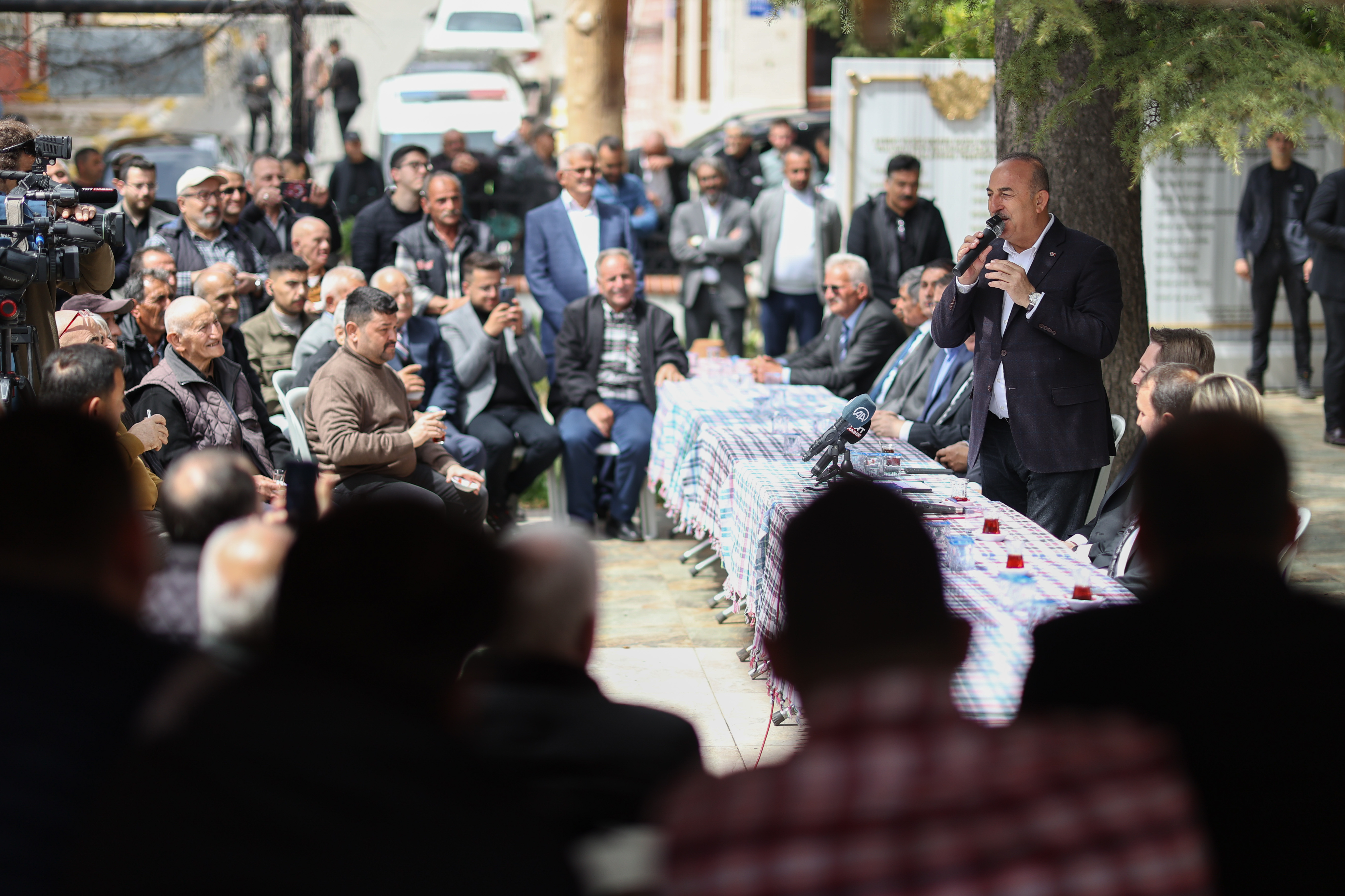 Çavuşoğlu'ndan flaş iddialar: Ukrayna'da çocuklarına bu ismi veriyorlar. Araplar da gelecek!