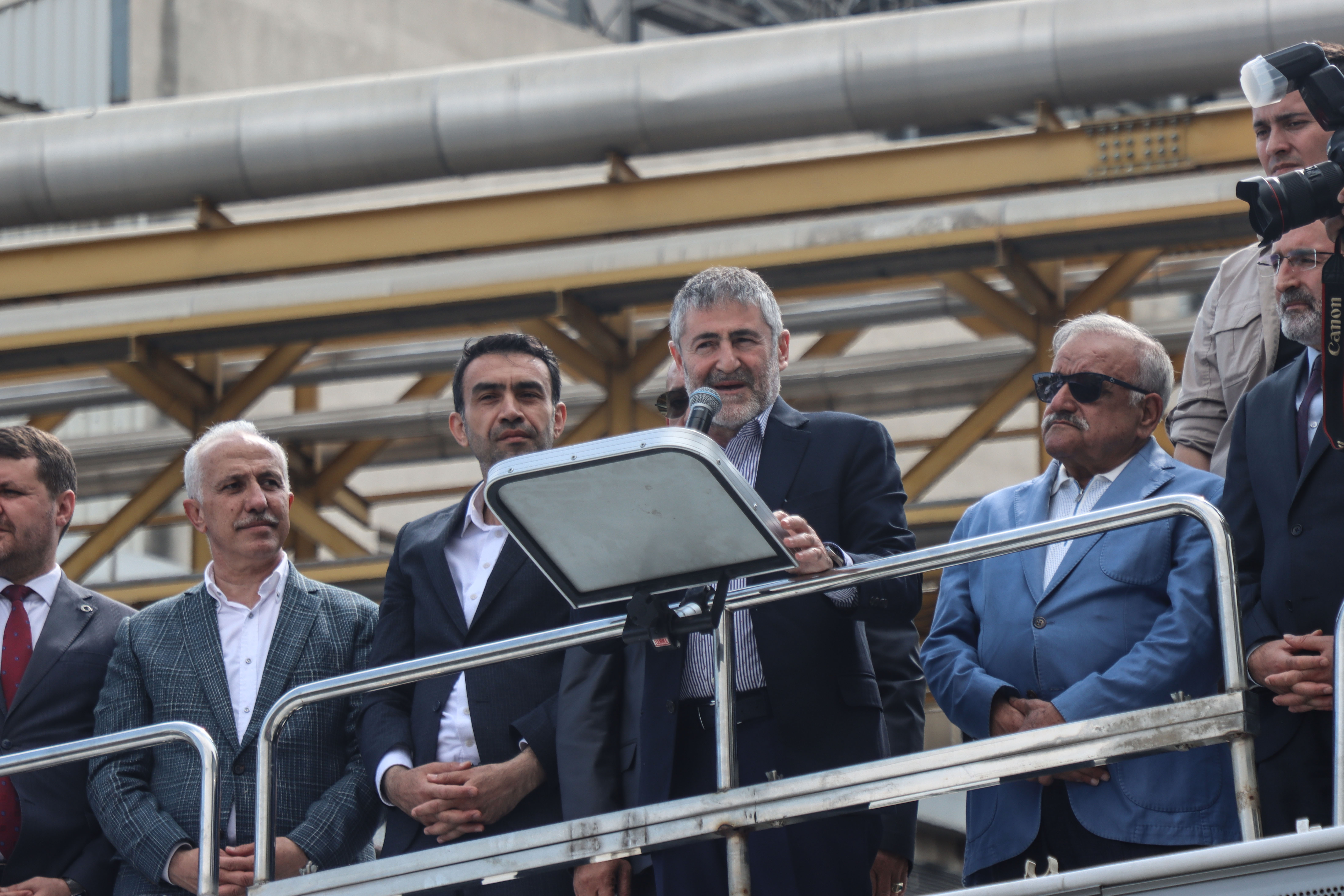 Nebati,  makarna fabrikasında konuştu: Cumhurbaşkanımız olmasa Avrupa ekmek bulamayacaktı!