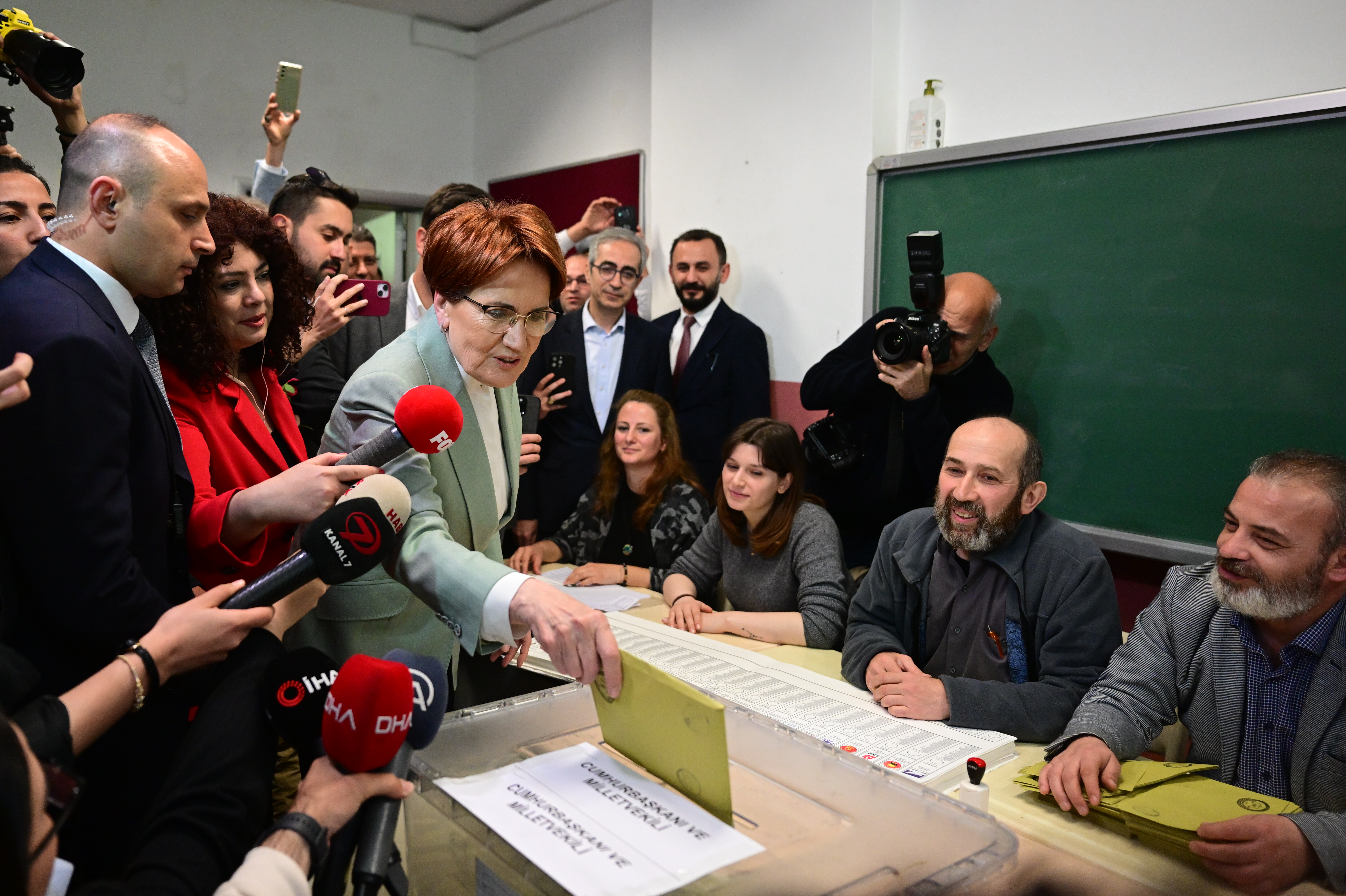 Meral Akşener'dan flaş açıklamalar. Oyunu kullandı