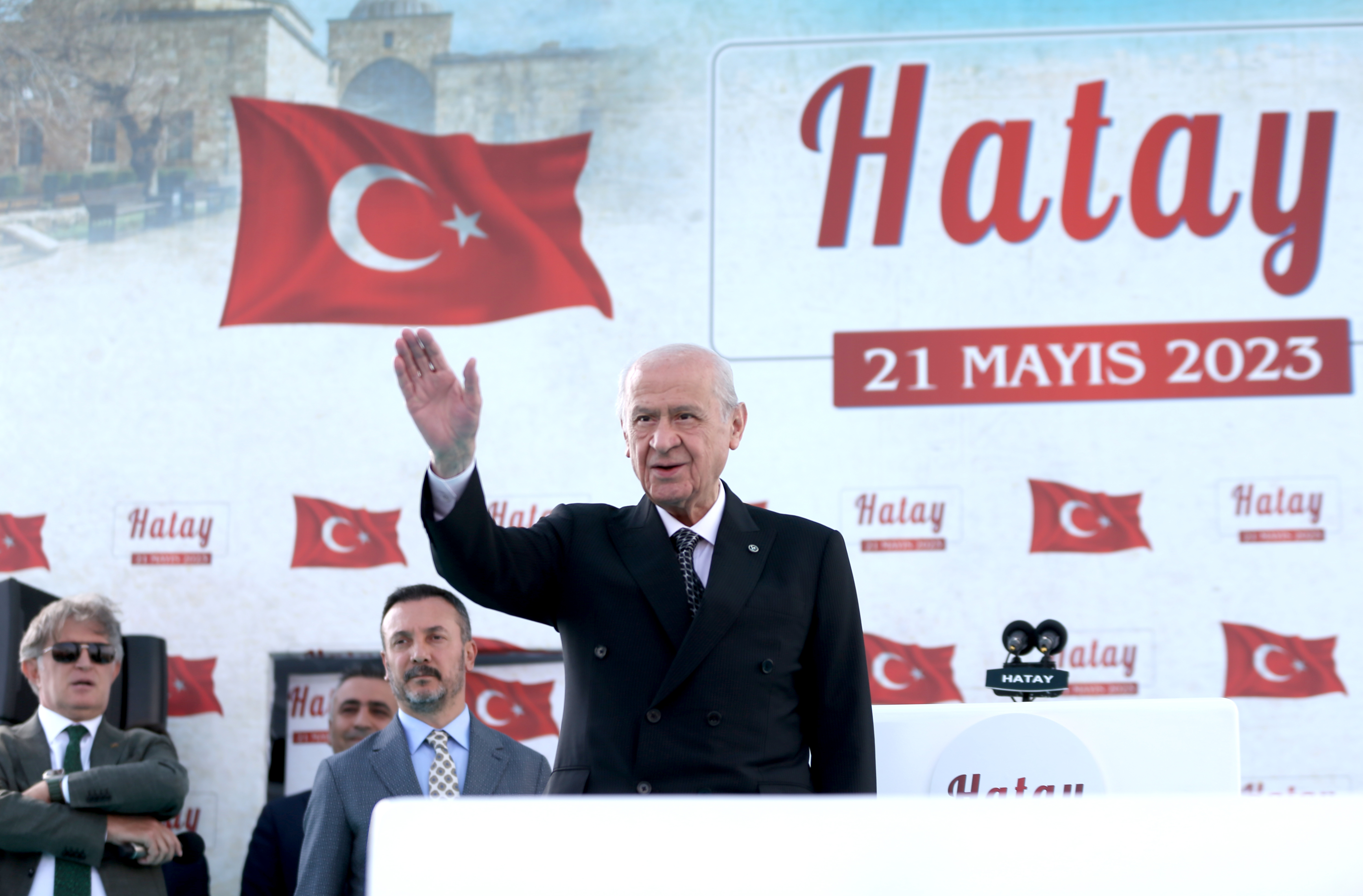 Bahçeli: Hans,  Sam,  Toni'ler,  Coni'ler alayınıza sesleniyorum!