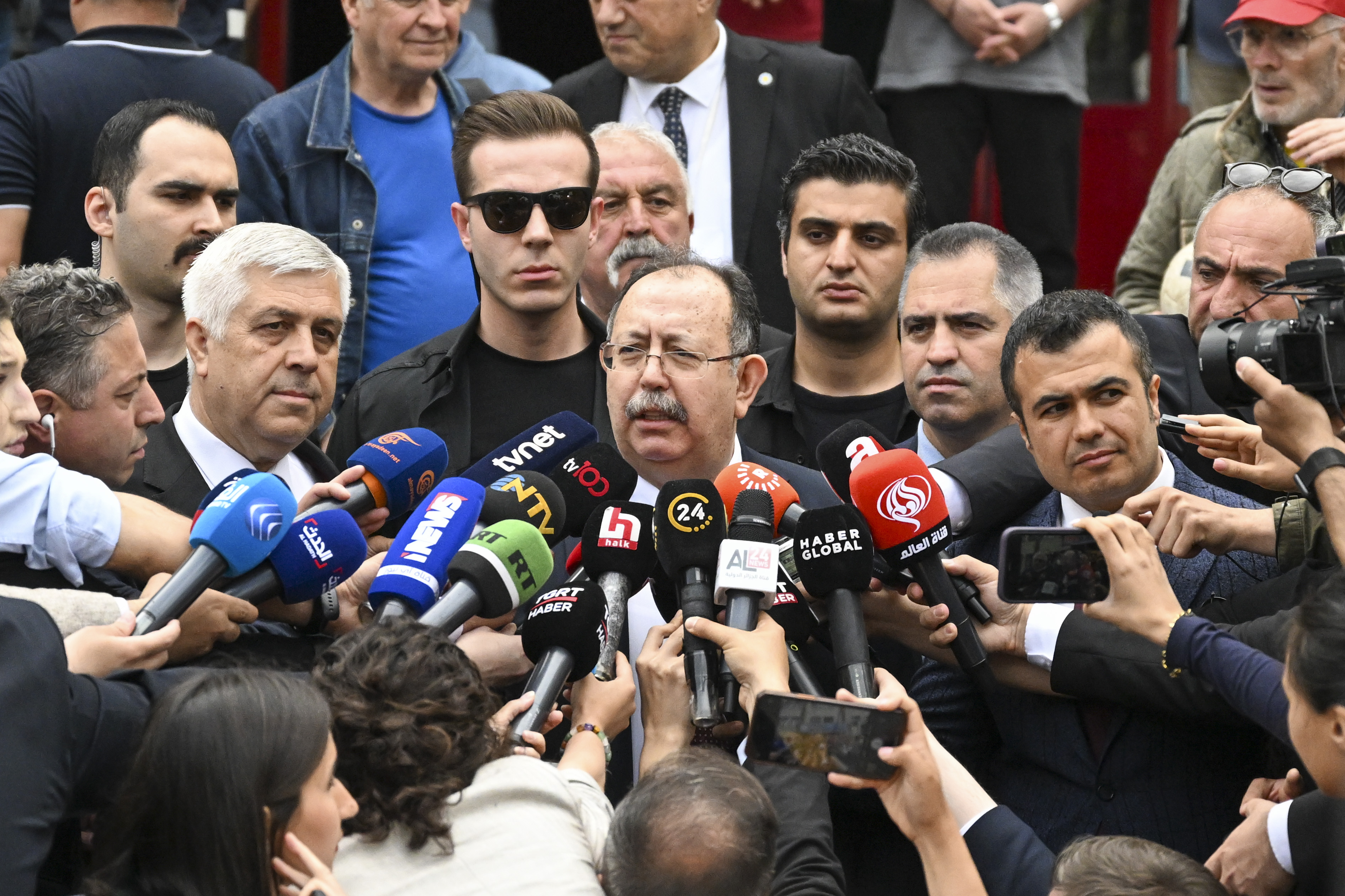 Oy kullanımı devam ederken YSK Başkanı Yener'den flaş açıklama