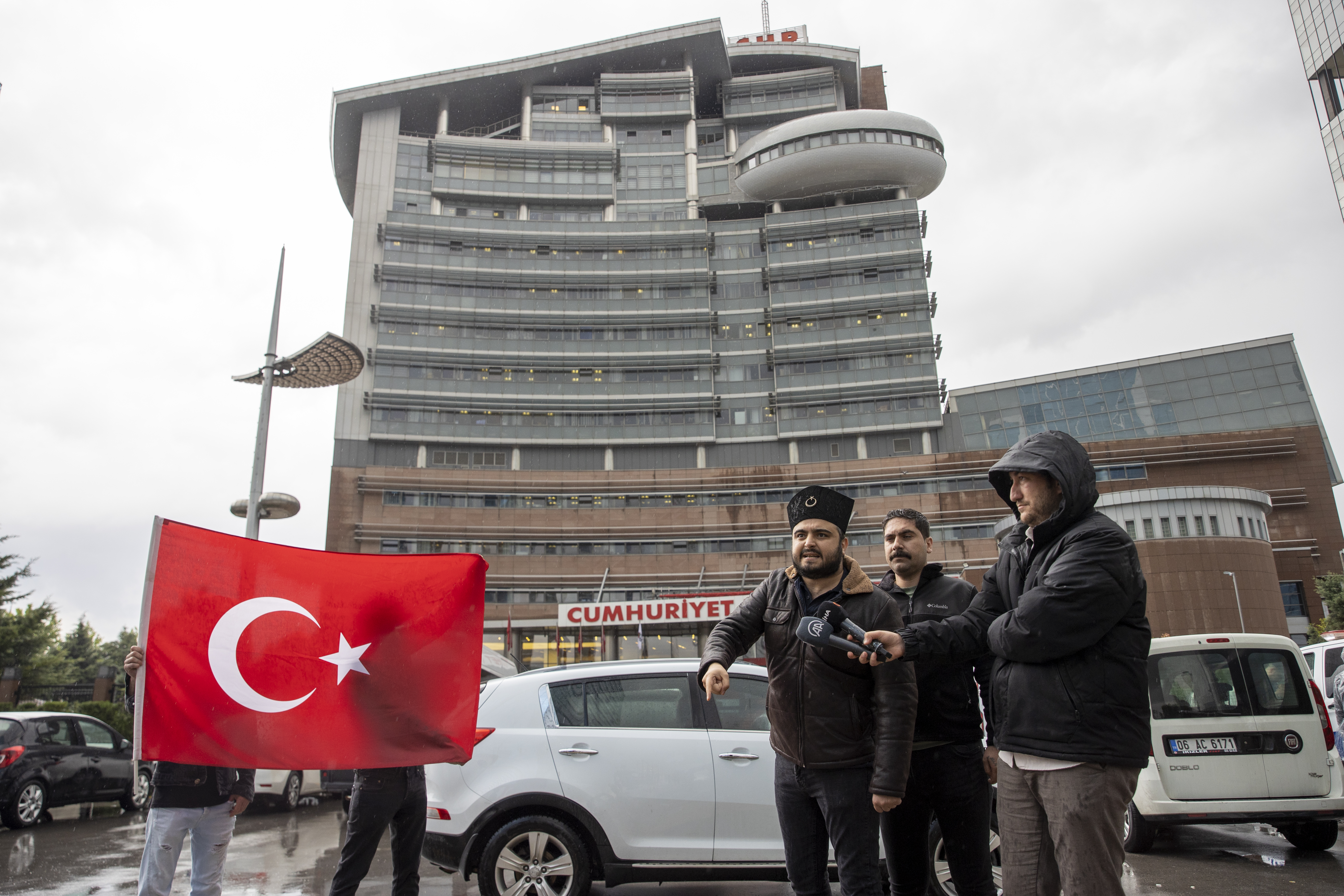 CHP'nin kapısına dayandılar: Kılıçdaroğlu istifa!