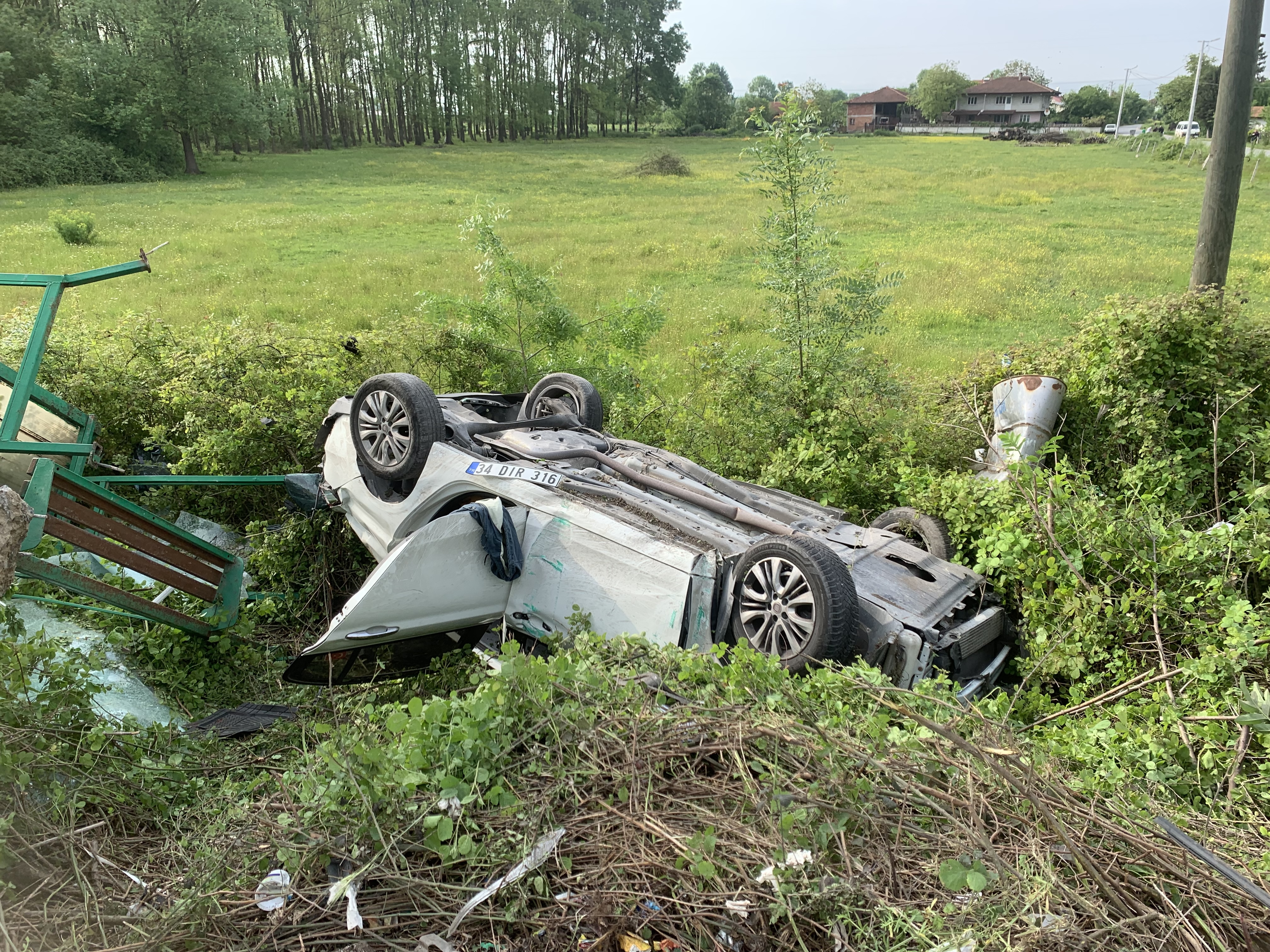 Akyazı'daki kazada 1 kişi öldü,  3 kişi yaralandı