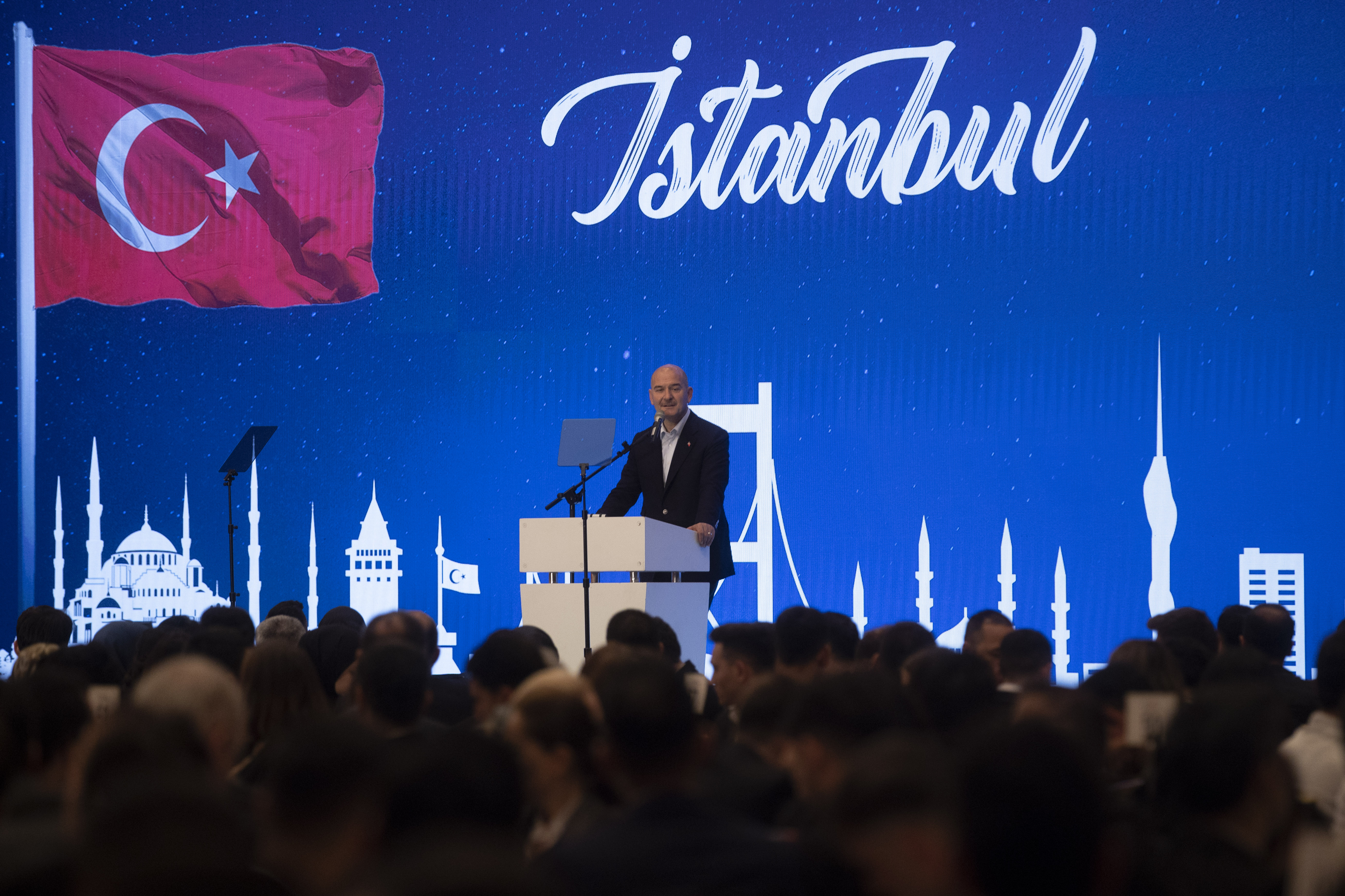 Süleyman Soylu polislere müjdeyi verdi