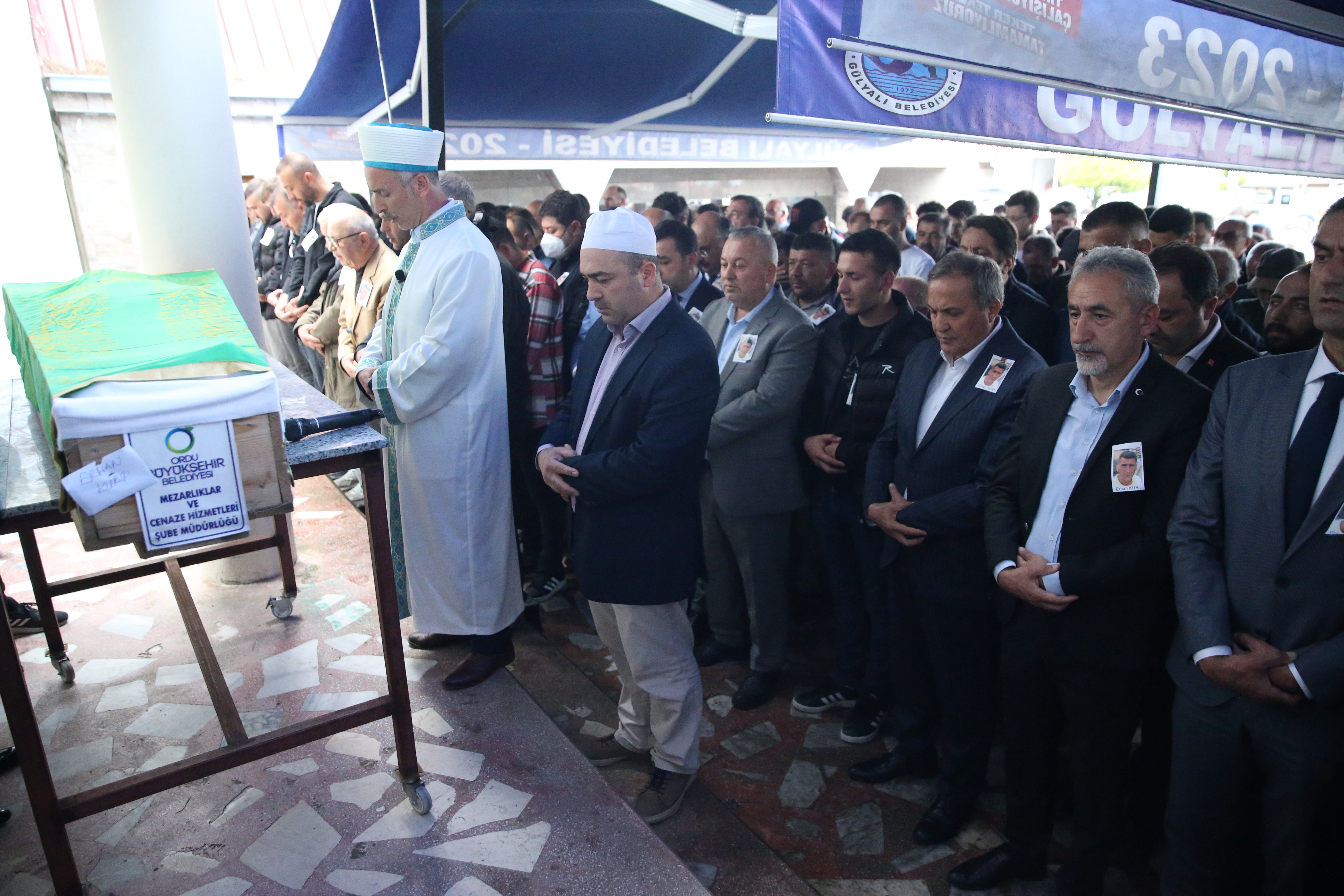 Ordu'da bıçaklanarak öldürülen Erhan Kurt'un cenazesi toprağa verildi