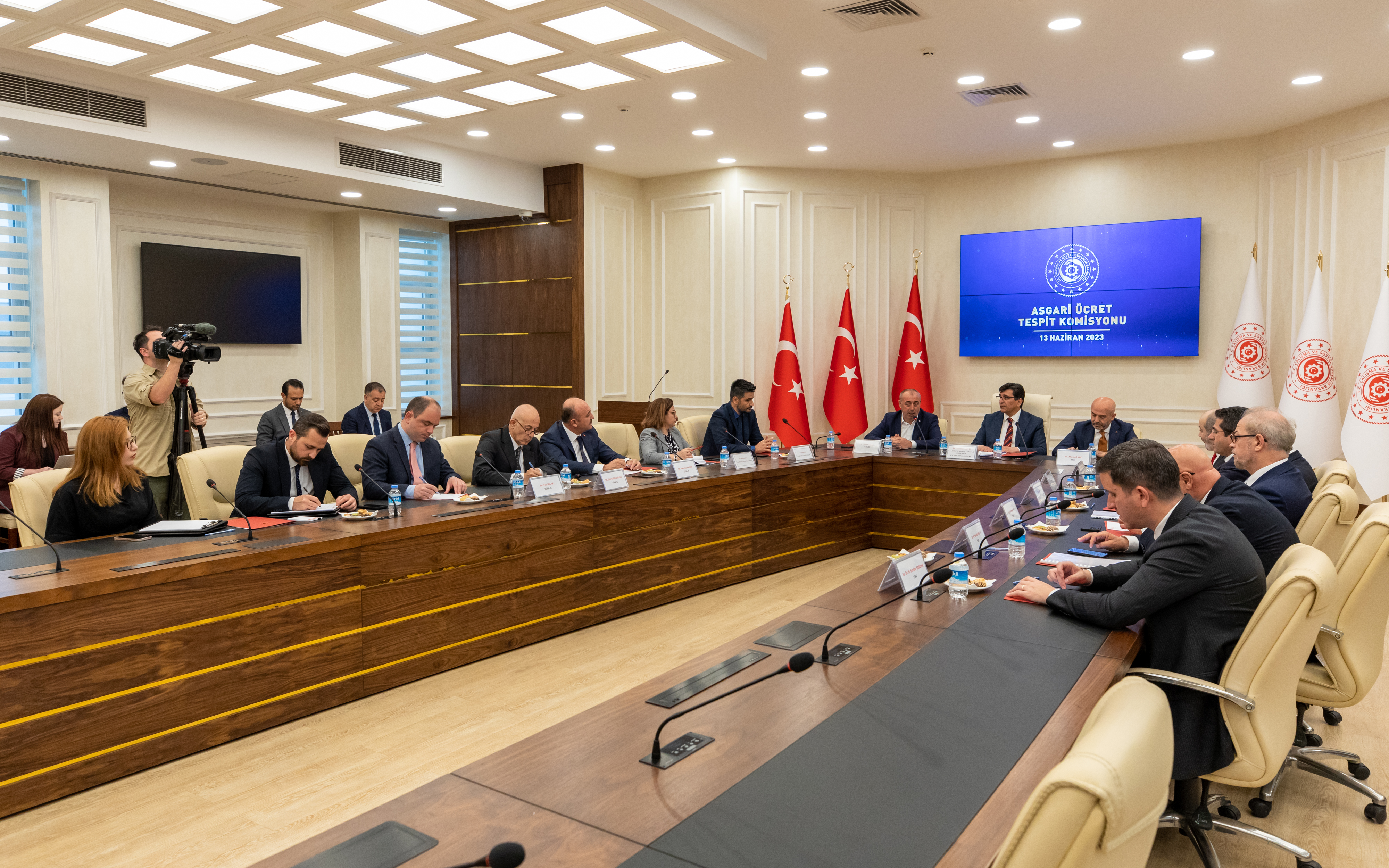 Asgari ücrette flaş karar. Milyonlarca kişiyi ilgilendiriyor