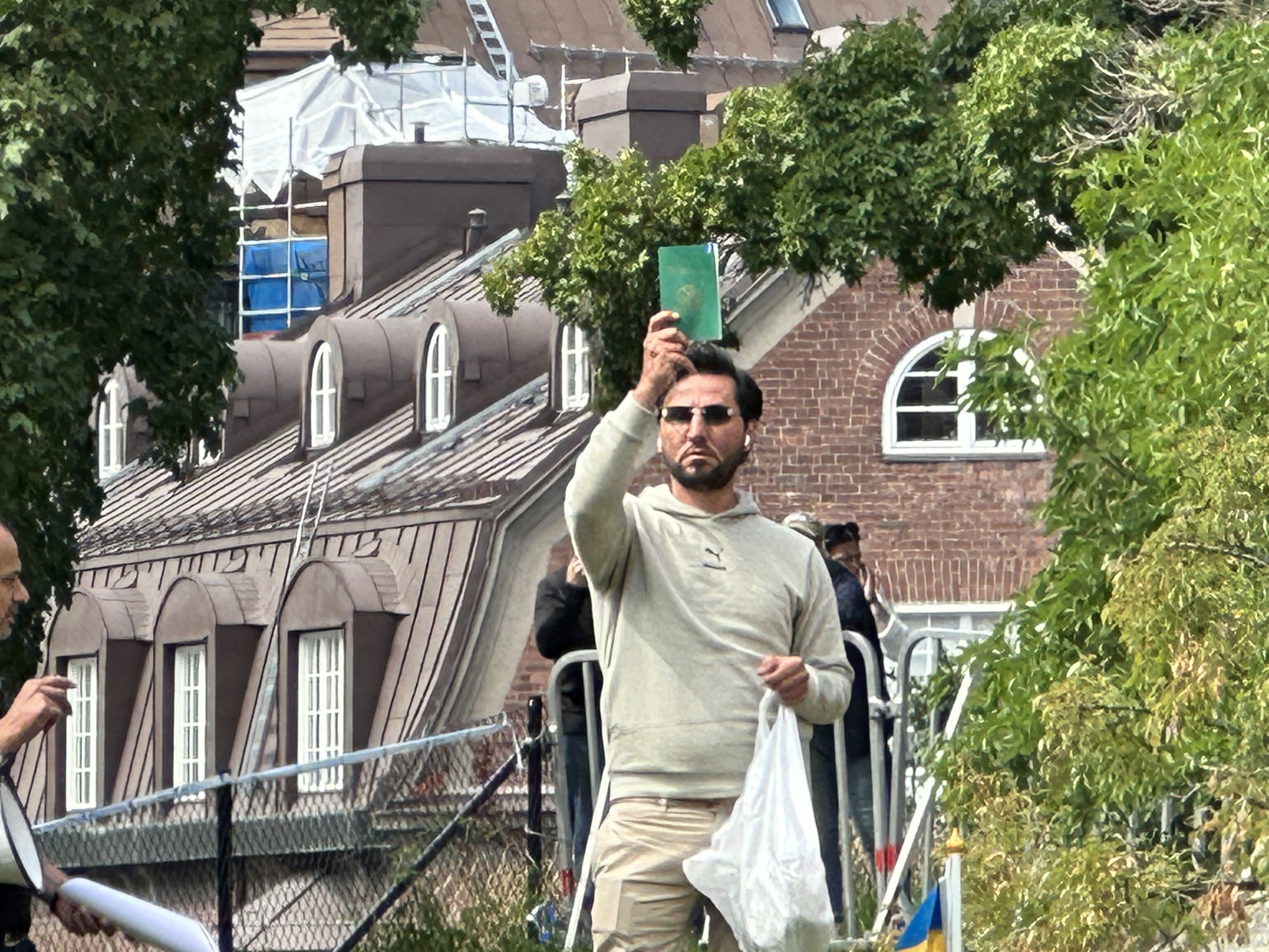 İsveç'te Kur'an-ı Kerim ve Irak bayrağına hakaret etti. Bakın nereli çıktı?