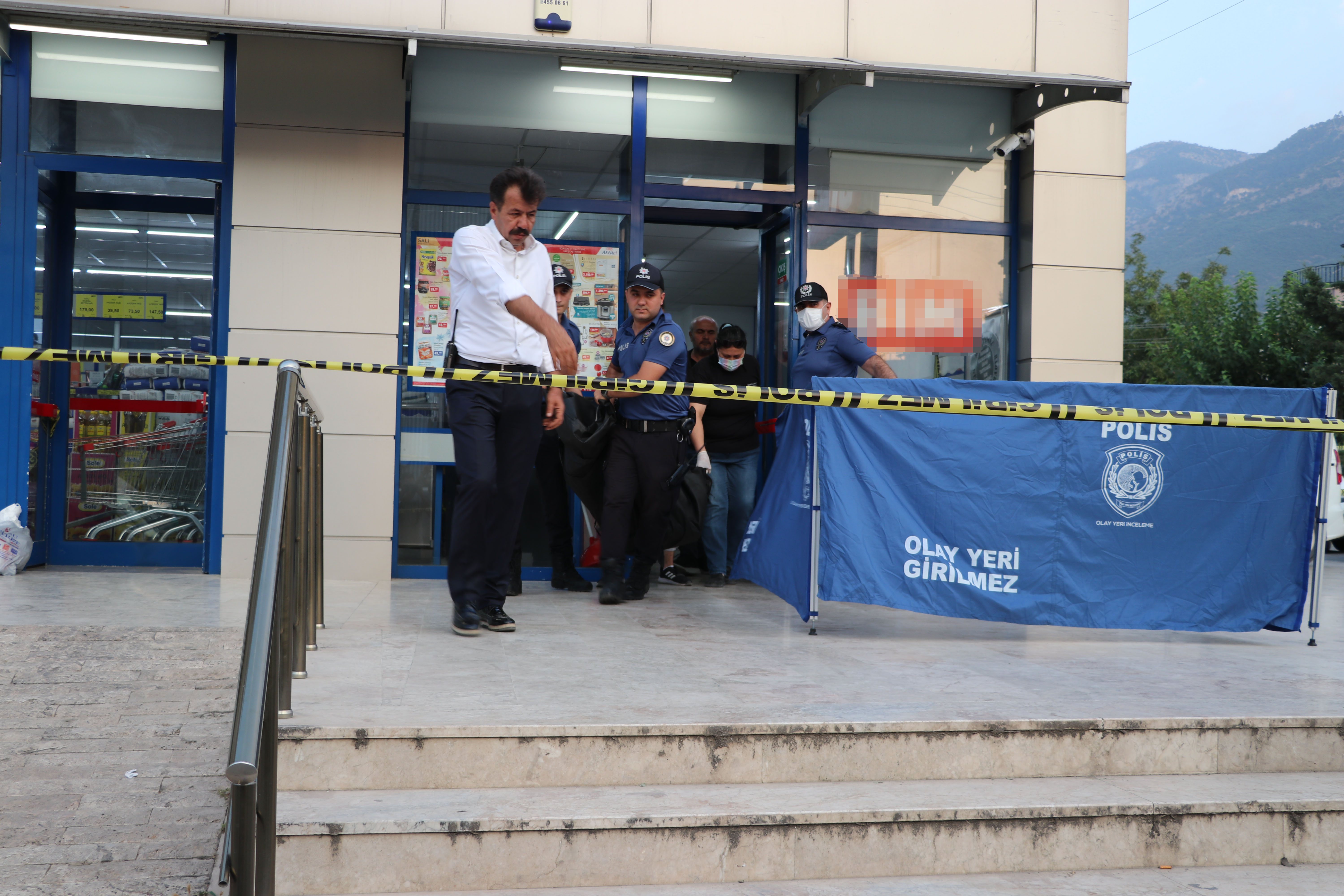 Denizli'de markette eşi Elif Ulubey'i vuran Ahmet Ulubey intihar etti