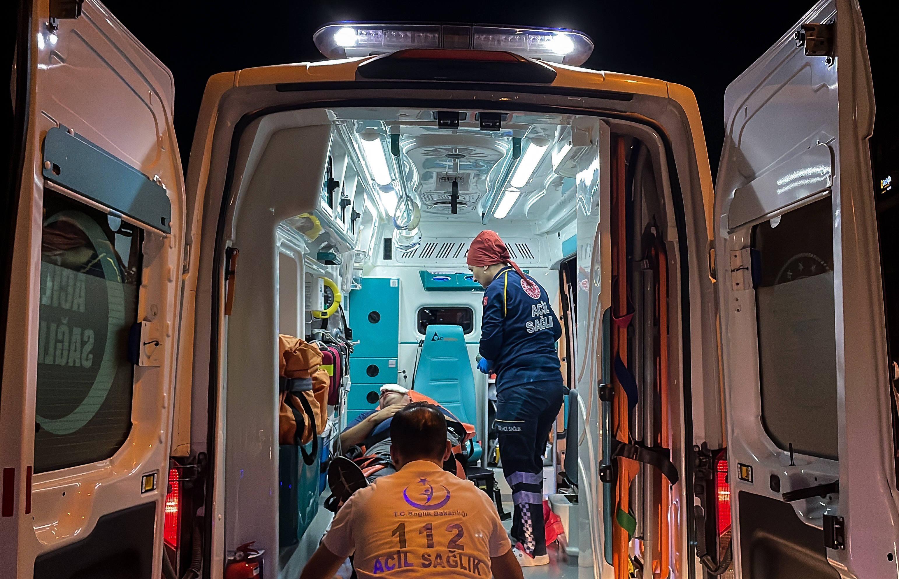 Bursa'da gece kulübünde silahlı kavga. 1 kişi öldü,  3 yaralı var