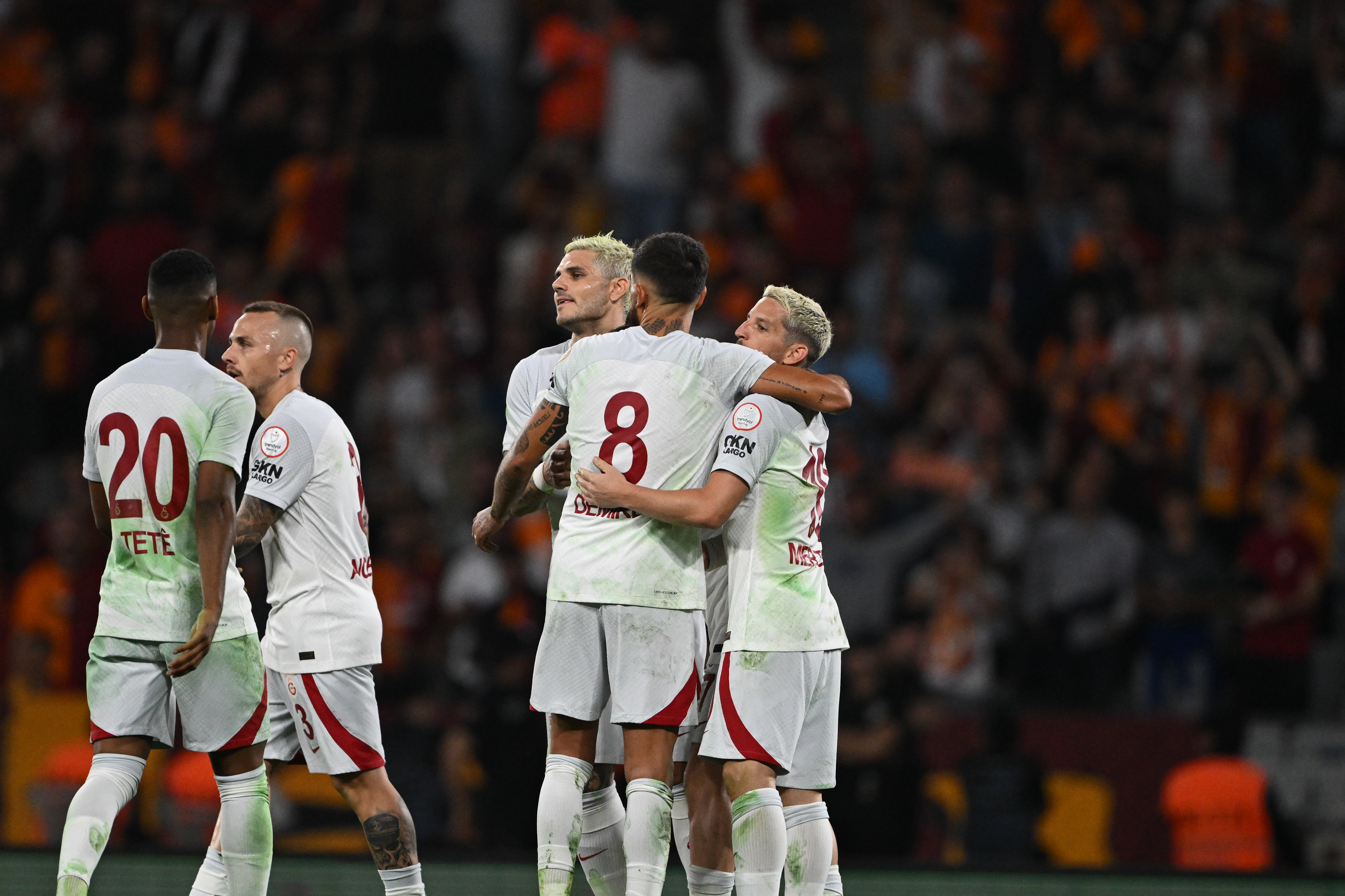 Tuhaf penaltıyı kaçırdı inanılmaz bir gol attı. Galatasaray İstanbulspor'u Icardi'yle geçti