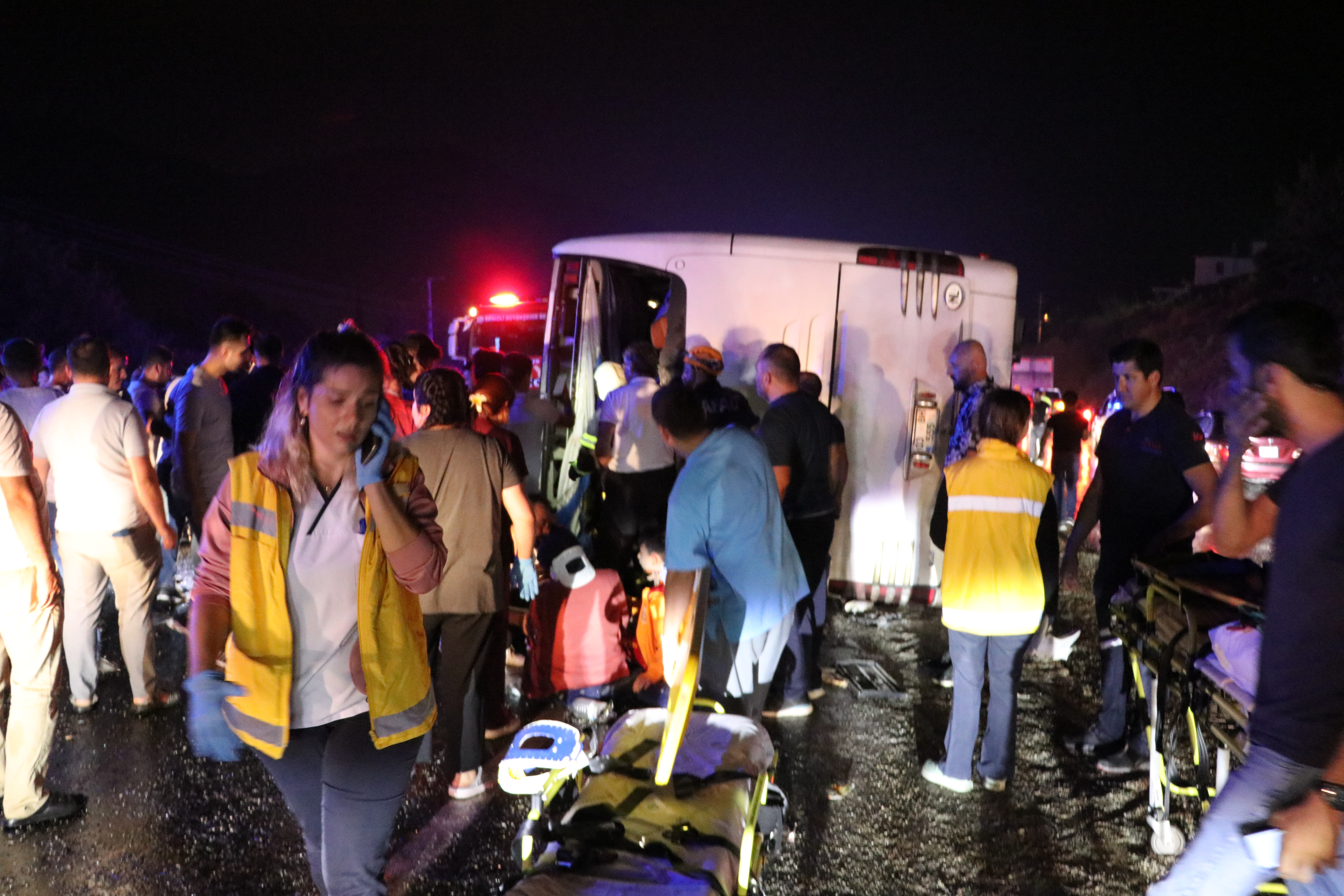 Pamukkale'de korkunç kaza: 3 kişi öldü,  çok sayıda yaralı var