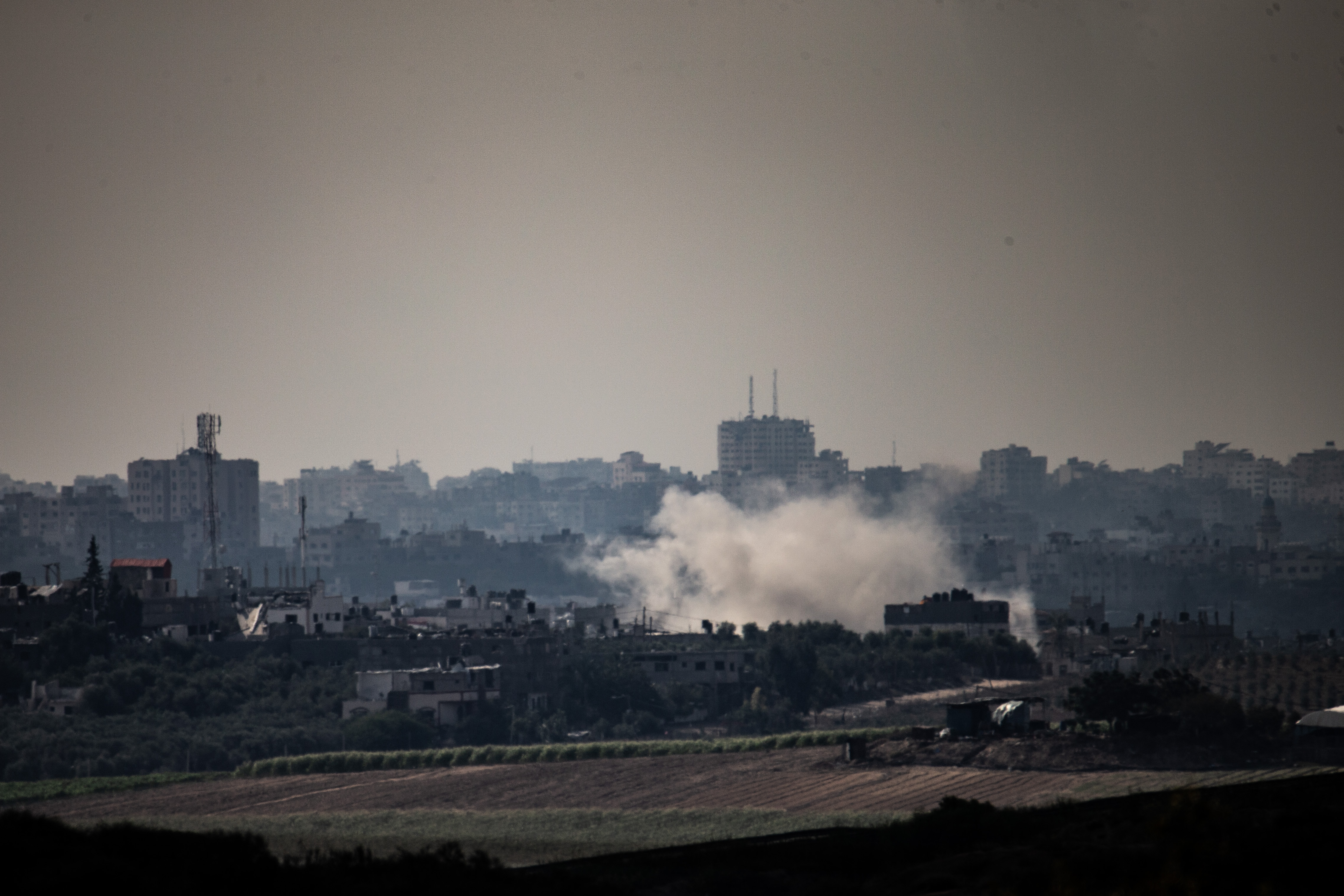 Flaş Flaş. İsrail bir ülkeyle daha savaşa girdi. Toplar patlıyor. Netanyahu'dan sert sözler