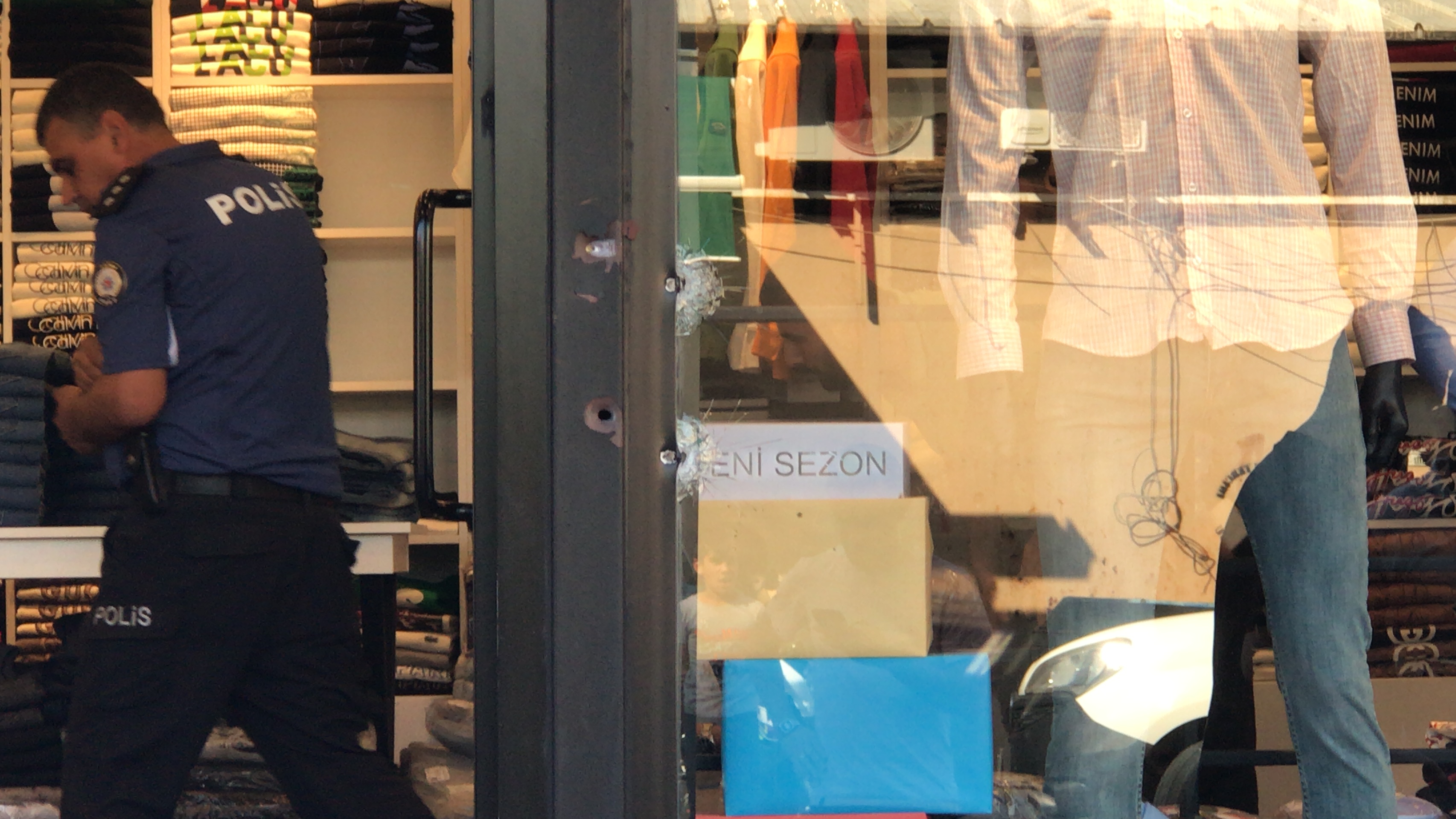 Adana'da giyim mağazasına kurşun yağmuru: Patron Mehmet Ulaş öldü,  çalışanı yaralandı