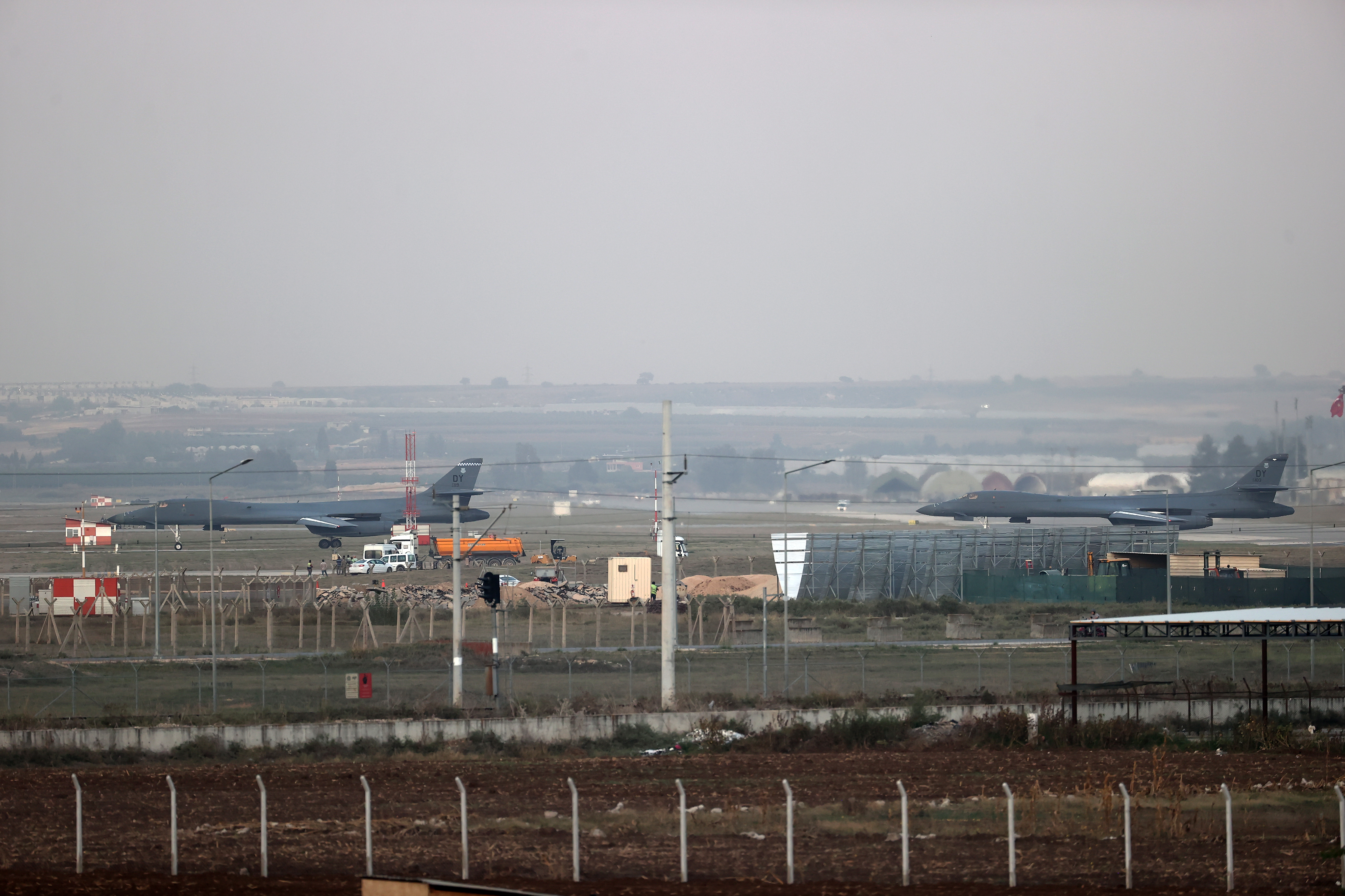 ABD bombardıman uçakları İncirlik'e geldi