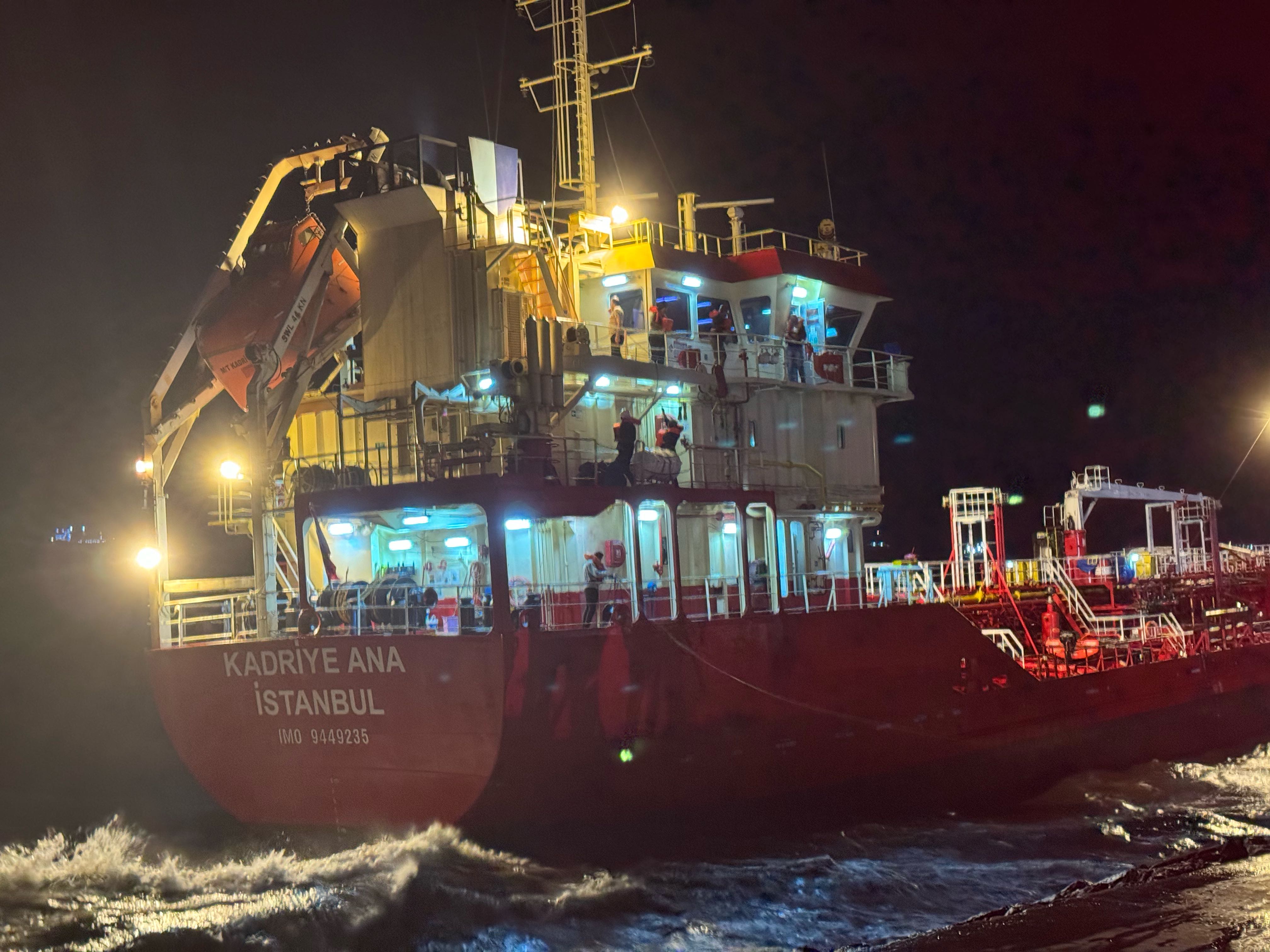 İstanbul'da Kadriya Ana karaya oturdu