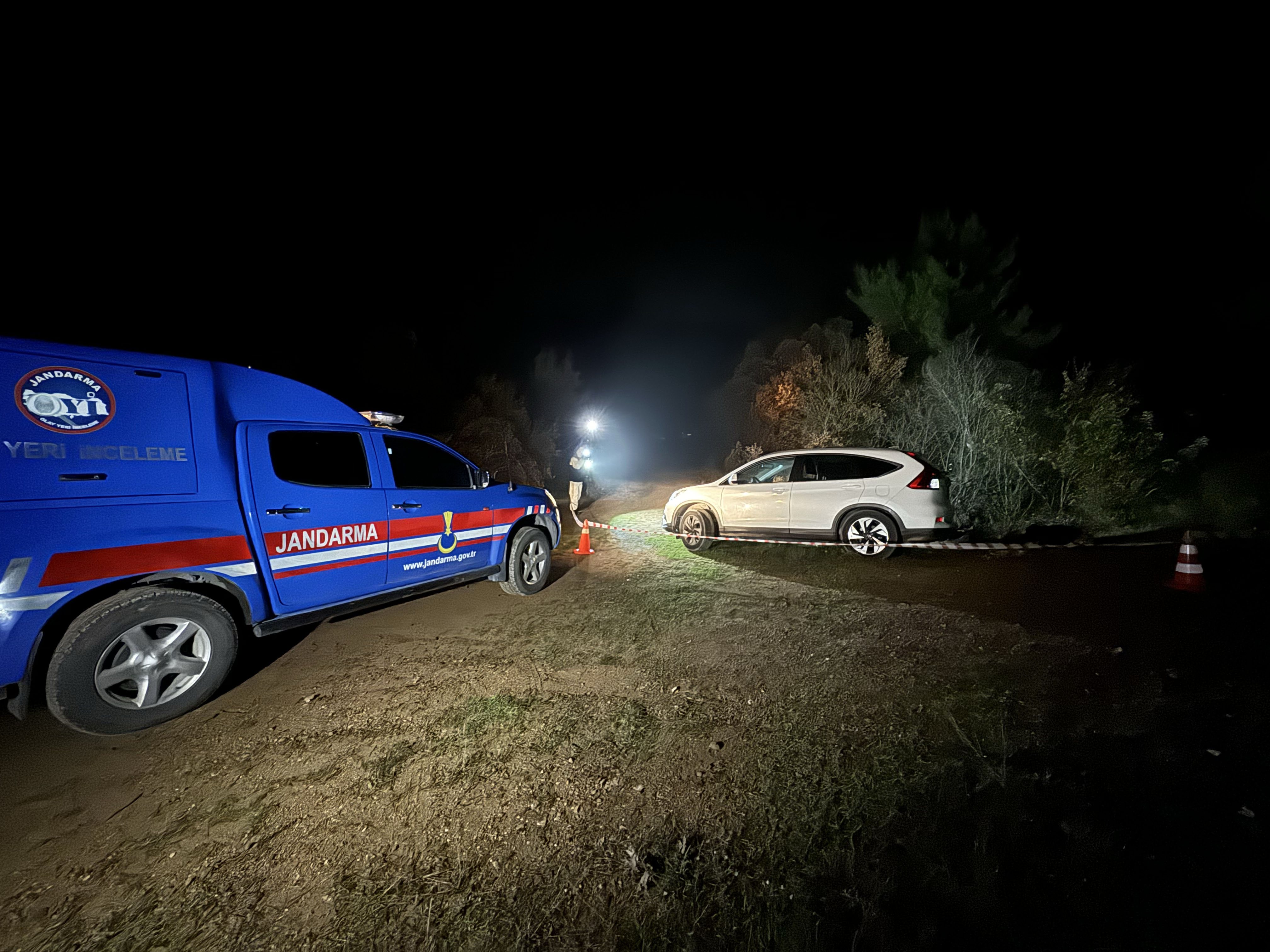 Cesetleri cipin yanında bulundu. Alaaddin Turantekin,  Tülin Turantekin,  Bülent Eslik öldü
