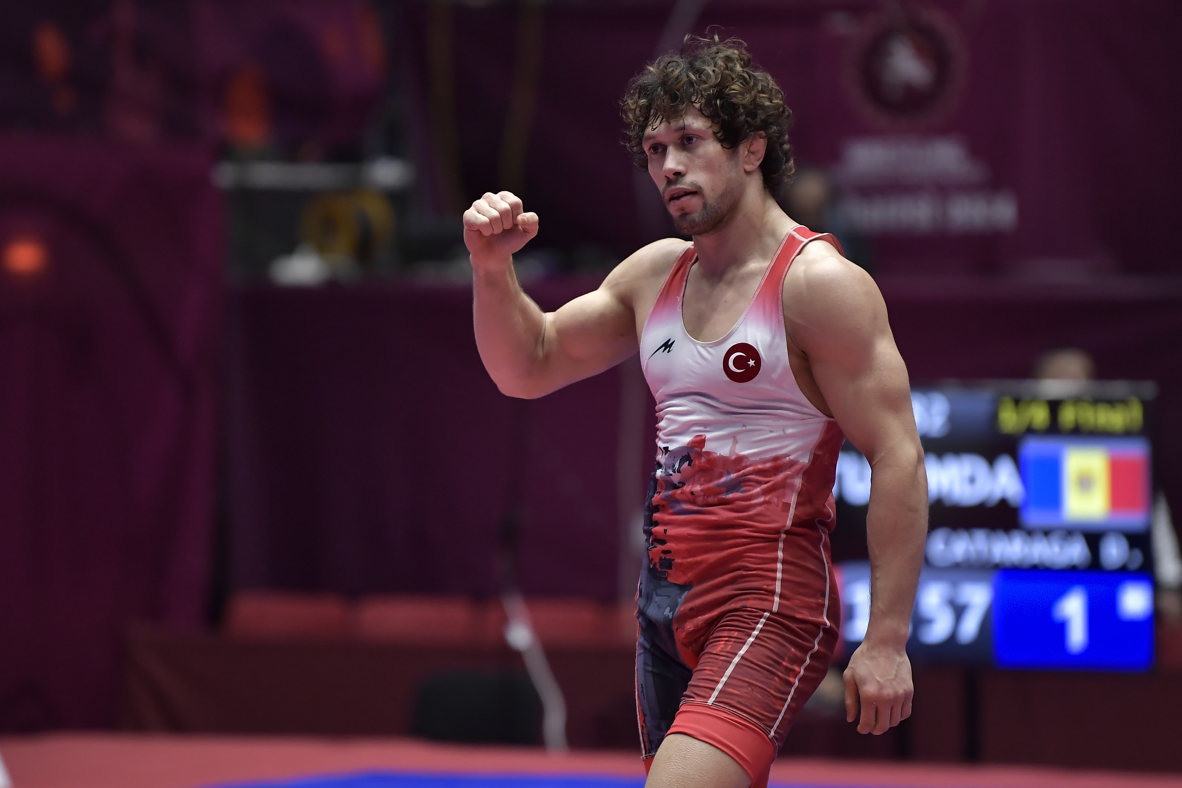 Milli güreşçi Selçuk Can Avrupa Şampiyonu oldu