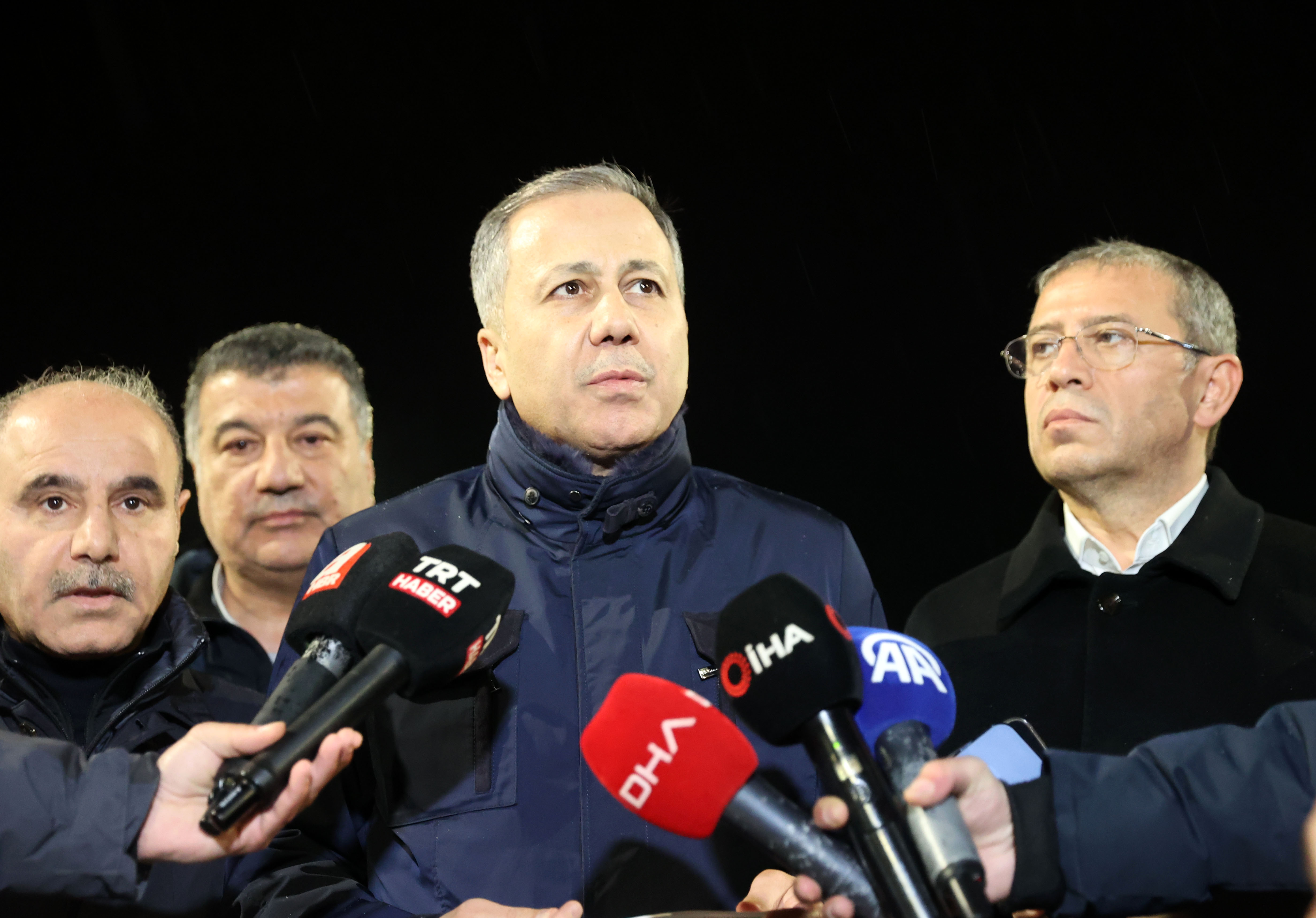 İçişleri Bakanı  Ali Yerlikaya'dan sabaha karşı flaş açıklama