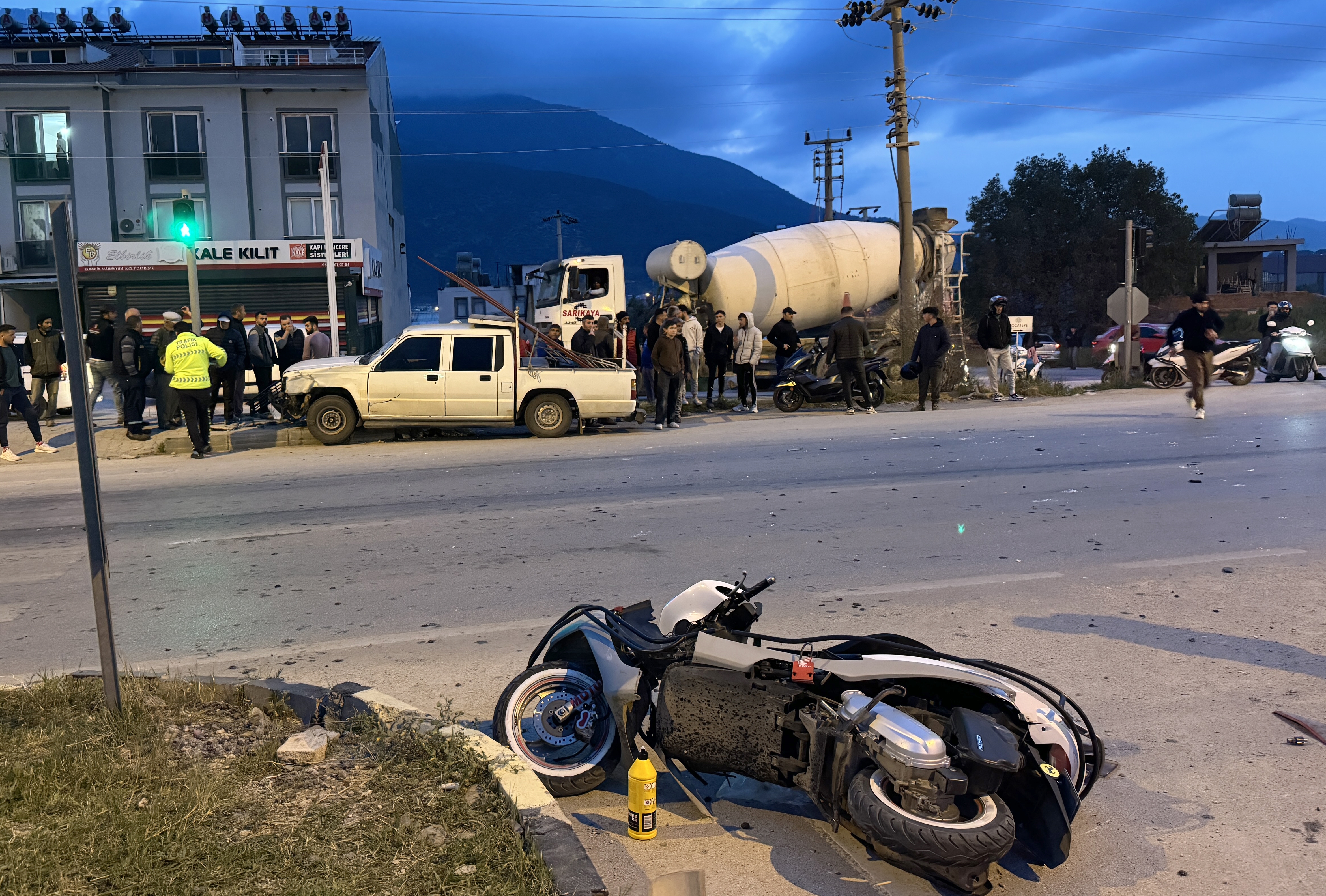 Fethiye'de kamyonetle çarpışan motosikletin sürücüsü Berk Can Boyacı öldü
