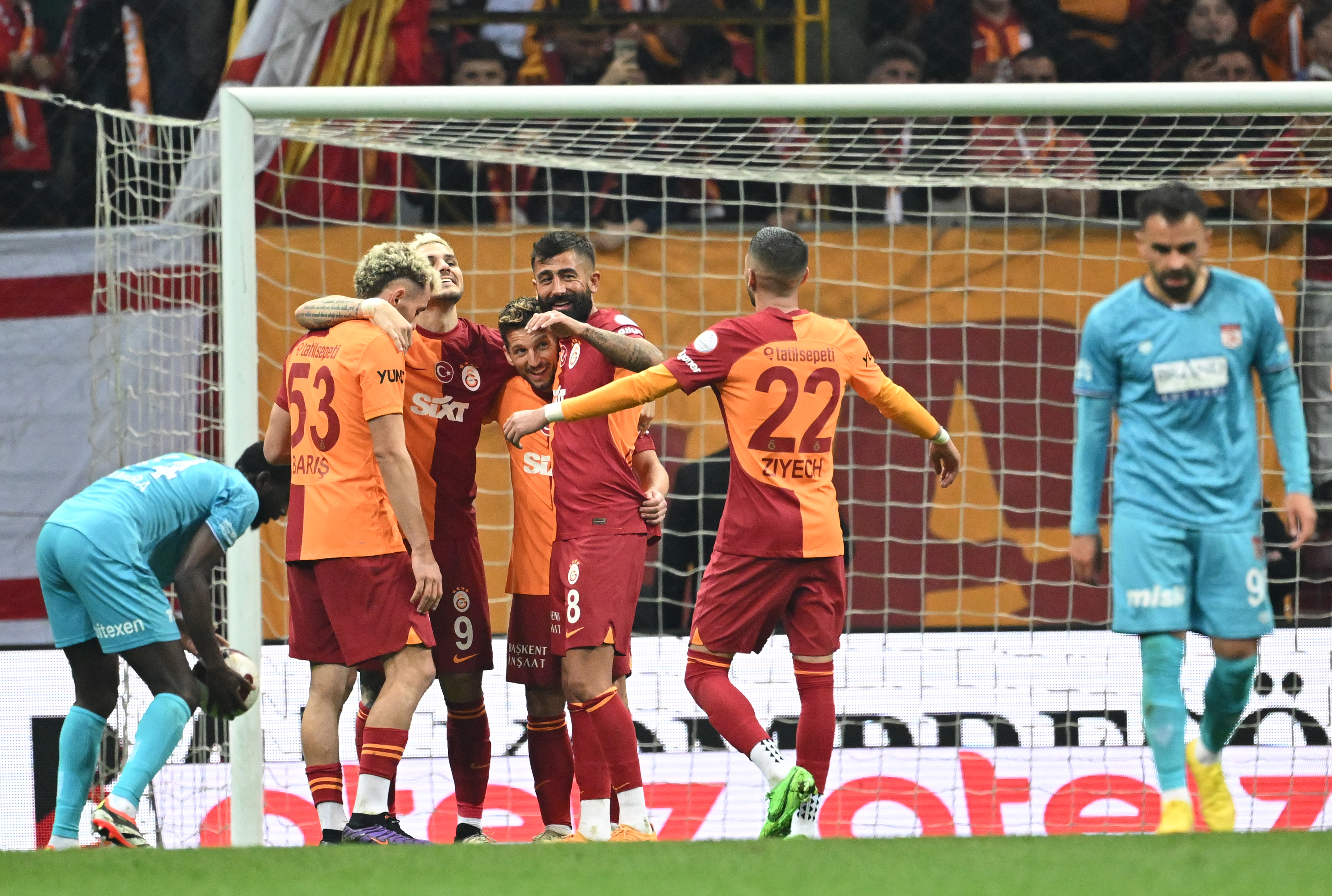 Galatasaray Sivasspor'u gole boğdu