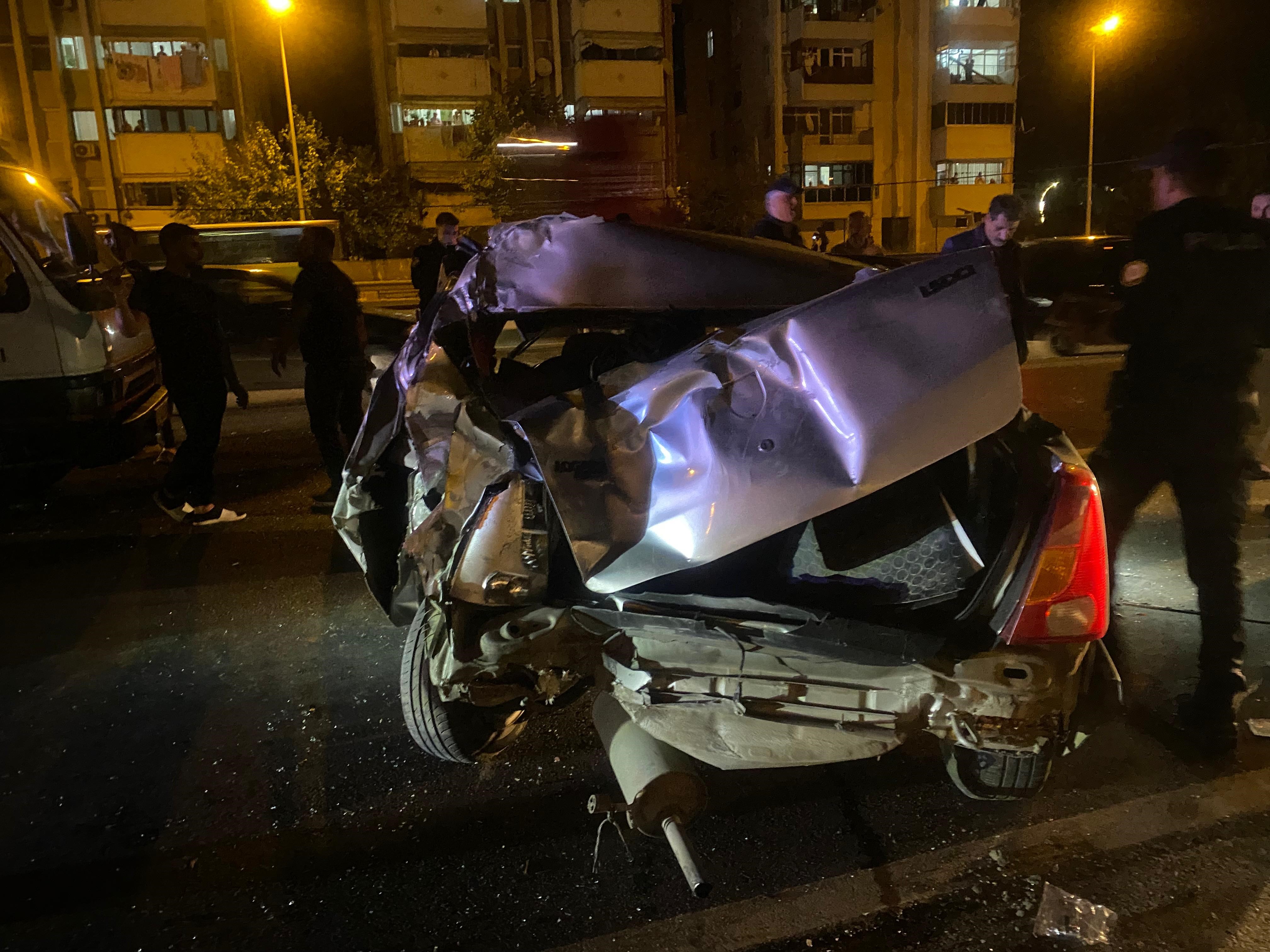 Kocaeli'de peş peşe 2 kaza: 2 yaralı,  sürücüler kaçtı