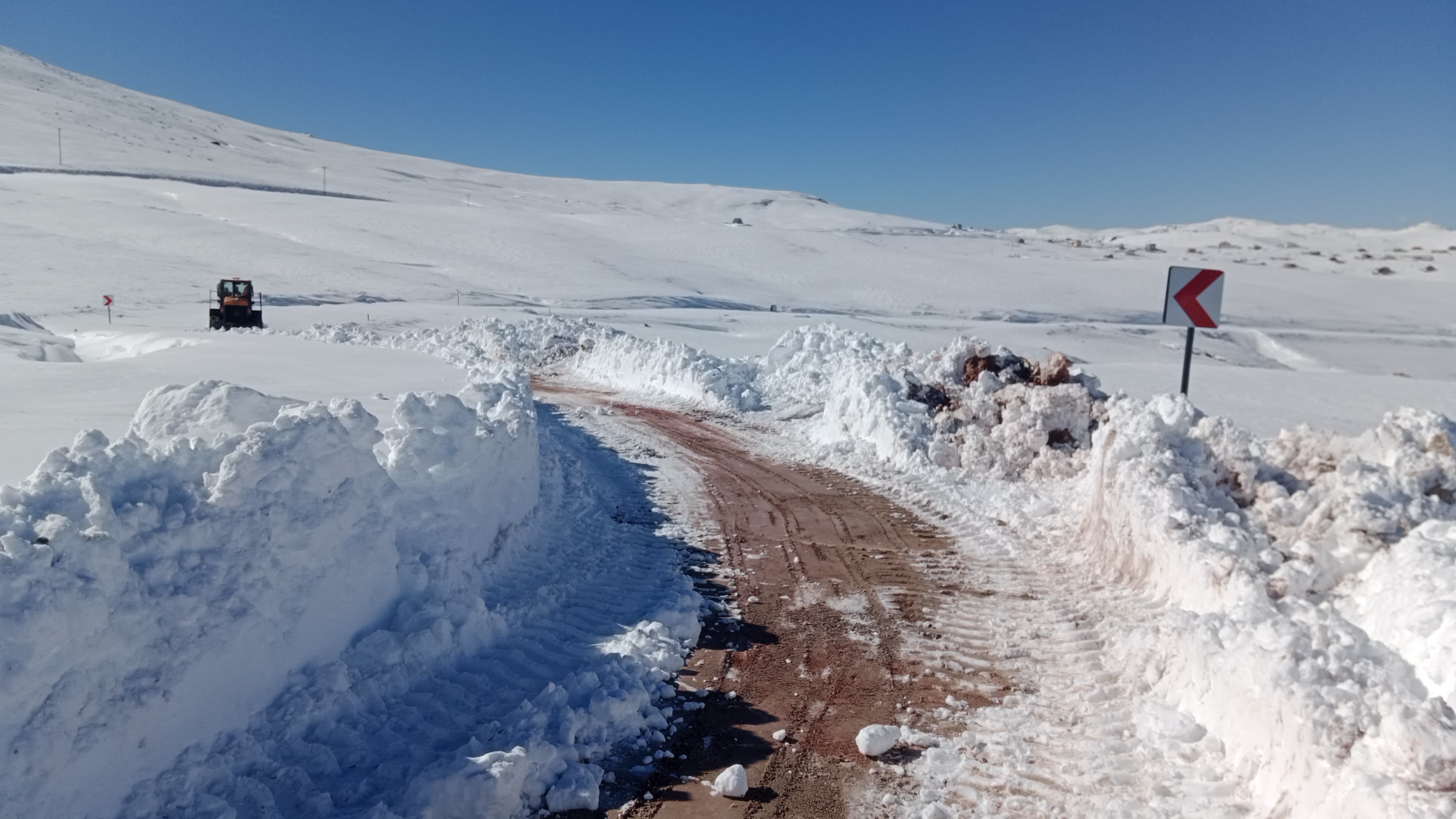 Ekiplerin yoğun kar mesaisi başladı