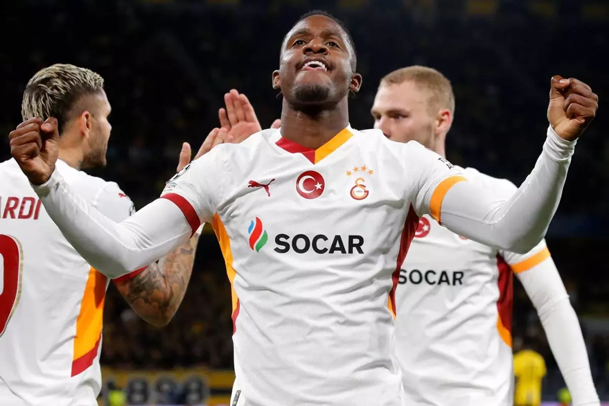 Michy Batshuayi Takim Otobusune Binmedi 18332085 3945 Amp