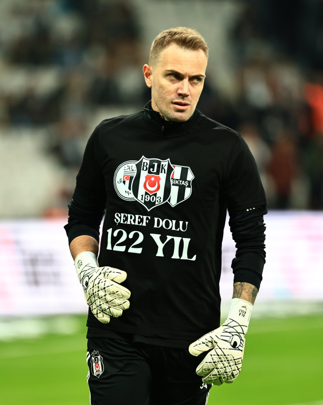 Besiktas Tribunlerinden 122 Yila Ozel Devasa 18419632 2241 M