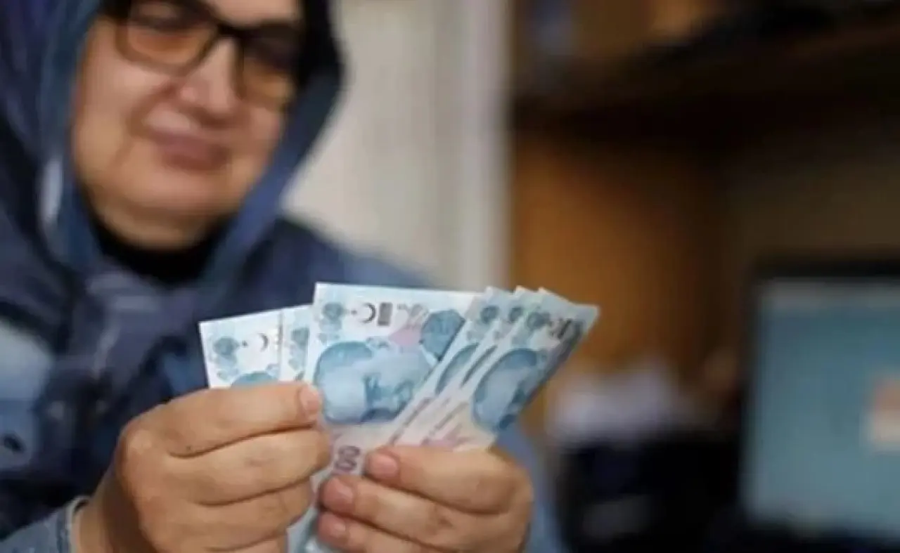 Emeklilere müjde! Çifte bayram müjdesi mi geliyor? İkramiyeye ne kadar olacak? 3
