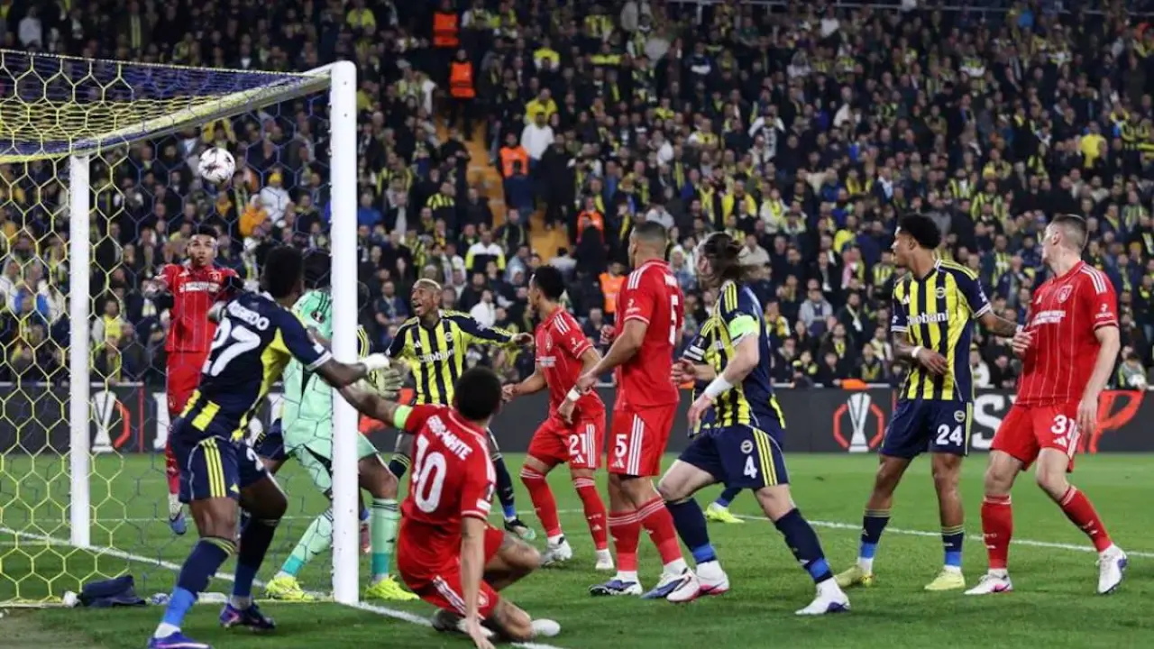 Fenerbahçe Nottingham Forest maç özeti 3-0 Tur zora girdi 2