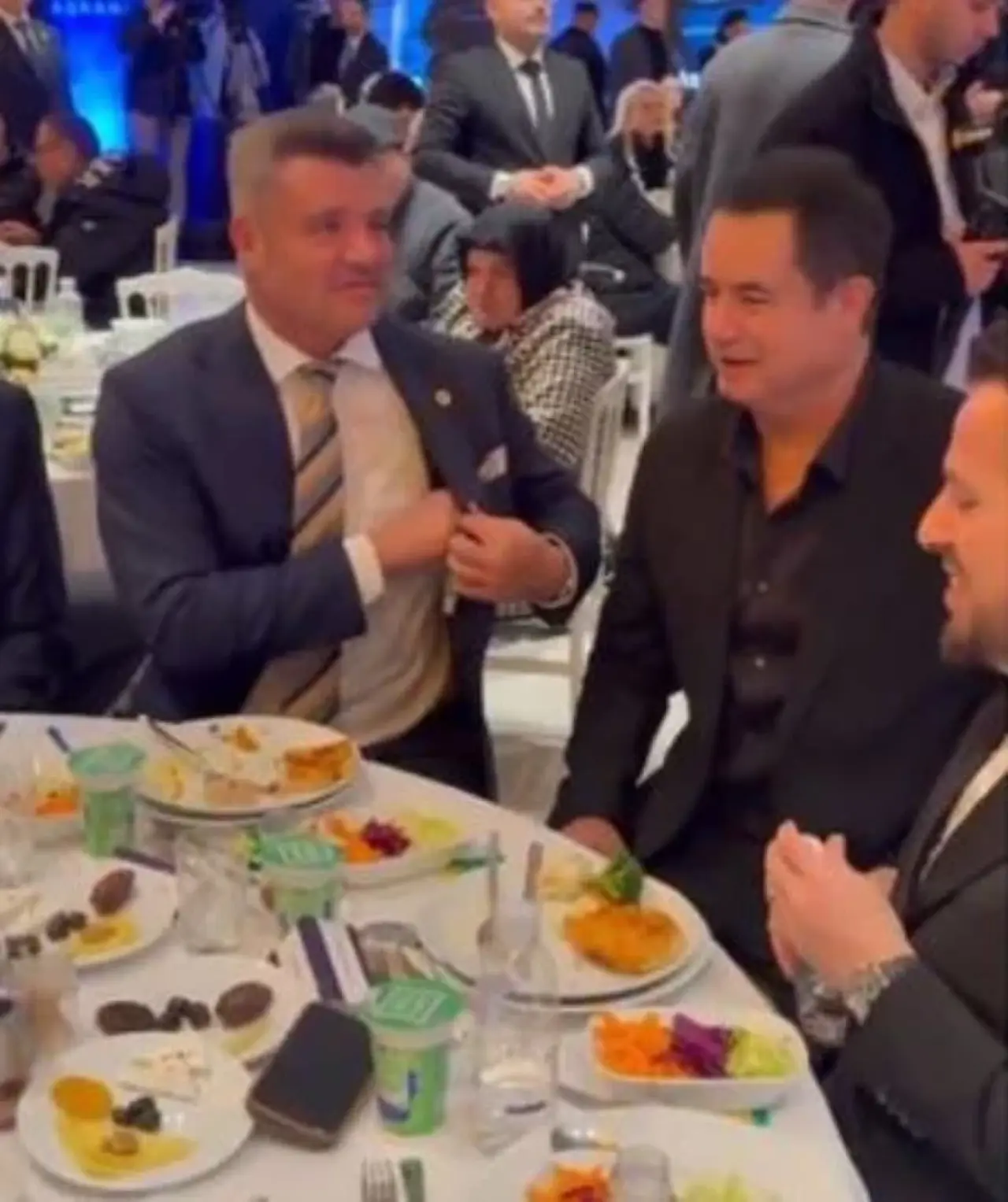 İftara damga vuran baklava krizi: Sadettin Saran’dan Mustafa Varank’a olay yanıt 2