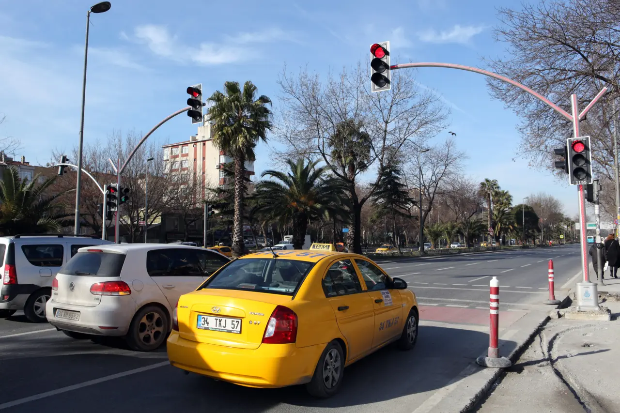 Trafik ışıklarında siyah kutu dönemi! 5