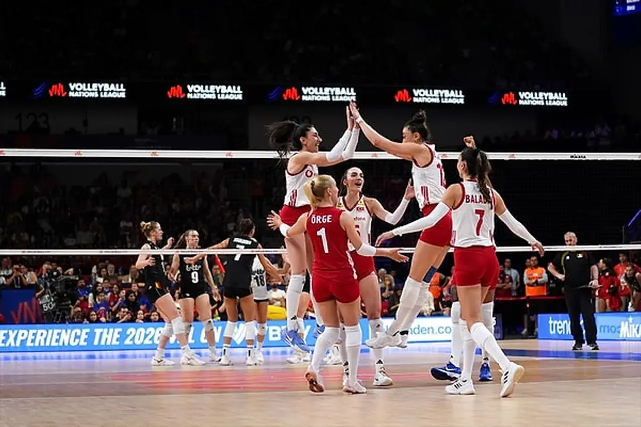 Türkiye Fransa voleybol maç özeti: Filenin Sultanları Fransa engelini kayıpsız geçti 4