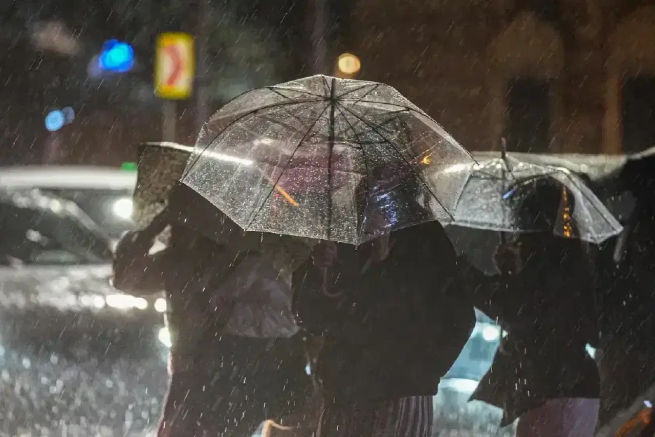 İstanbul'da sağanak başladı! Tuzla ve Pendik'i su bastı: Hangi ilçelerde sel riski var? 1