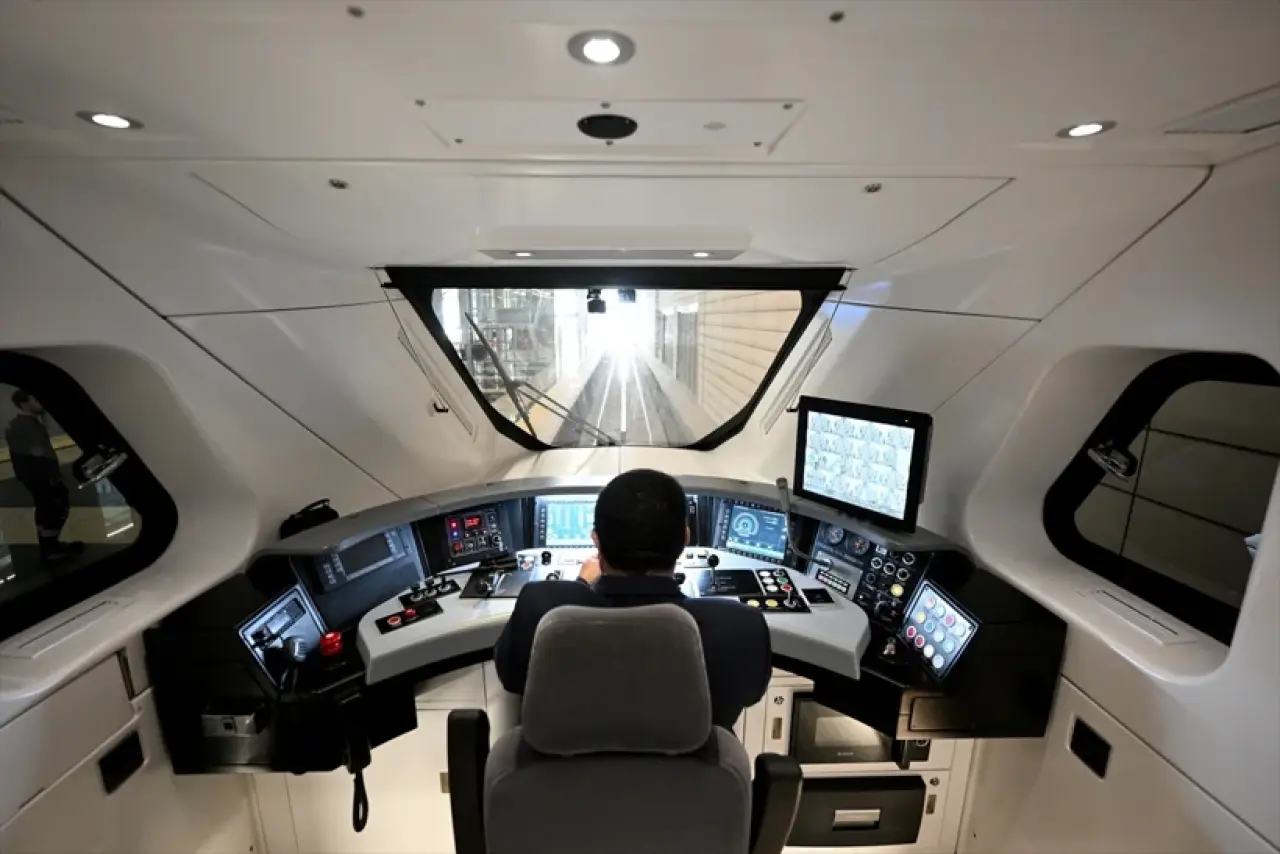 Türkiye'nin milli hızlı treni 250 km hızı gördü! Sefer tarihi belli oldu 7