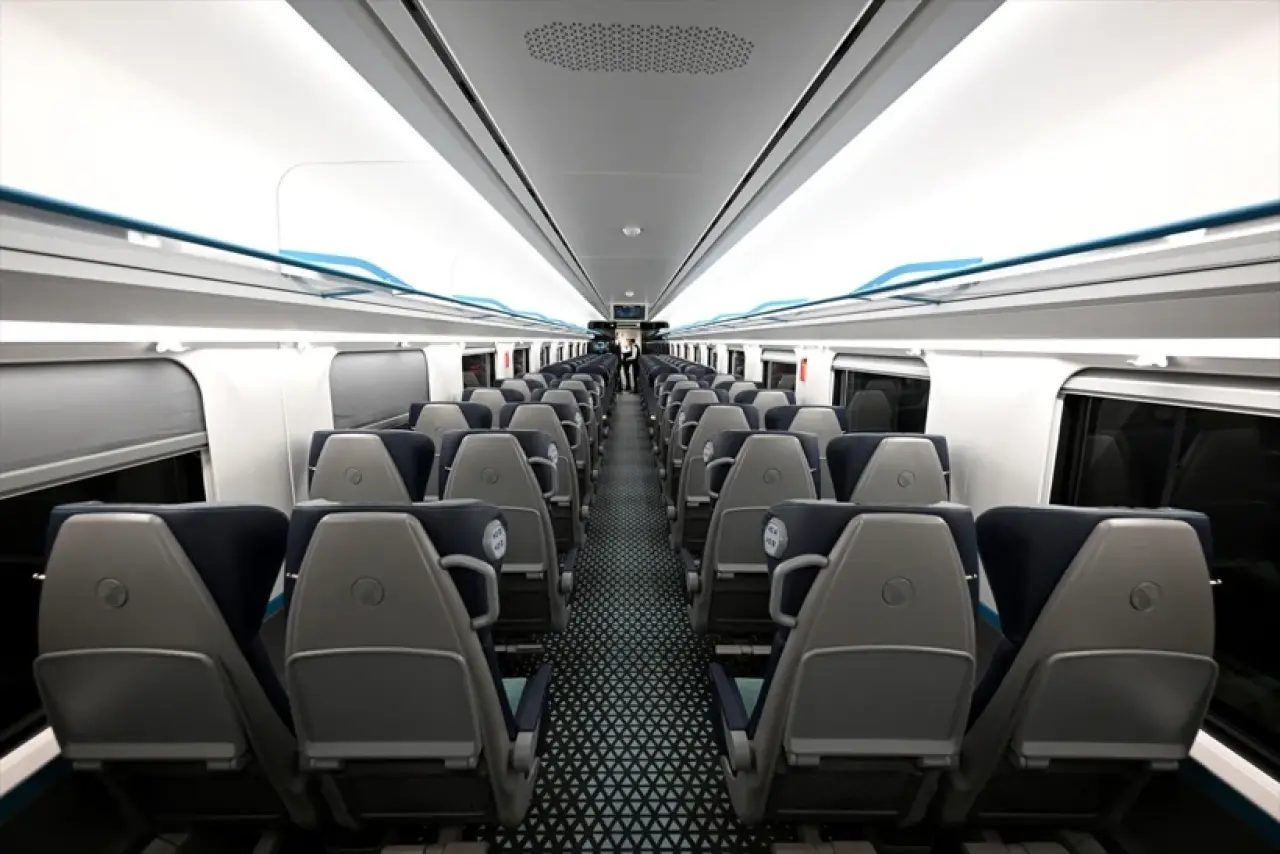 Türkiye'nin milli hızlı treni 250 km hızı gördü! Sefer tarihi belli oldu 1
