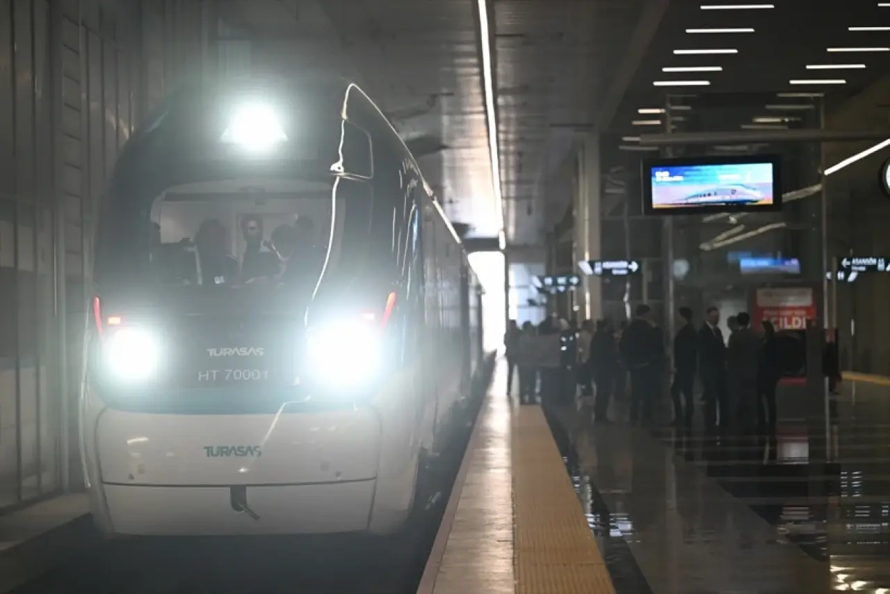 Türkiye'nin milli hızlı treni 250 km hızı gördü! Sefer tarihi belli oldu 8