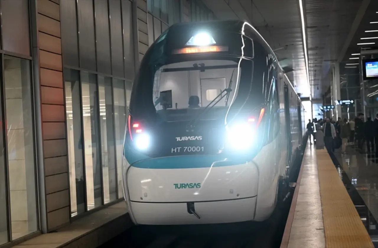 Türkiye'nin milli hızlı treni 250 km hızı gördü! Sefer tarihi belli oldu 4